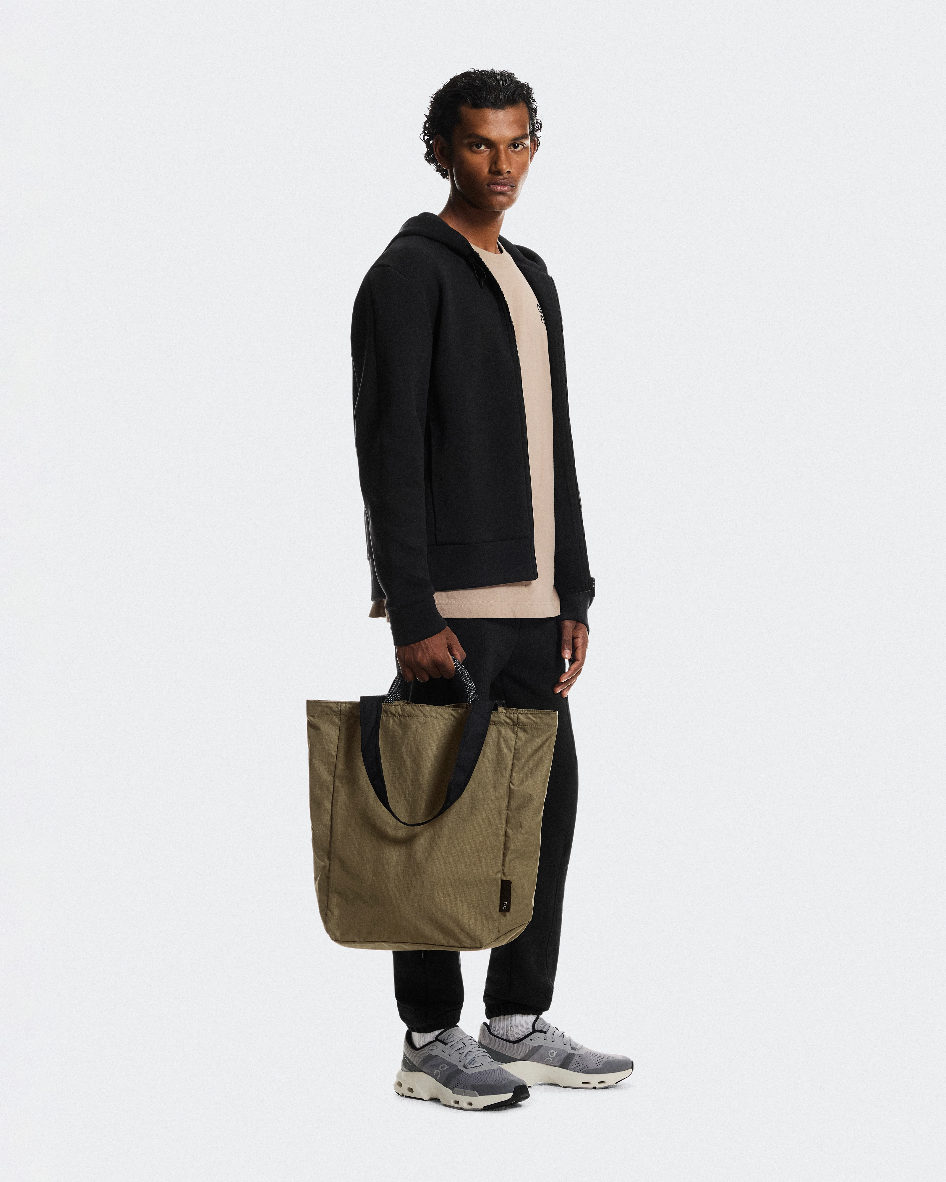 On Tote Pack 25L Olive & Black Unisex Bags