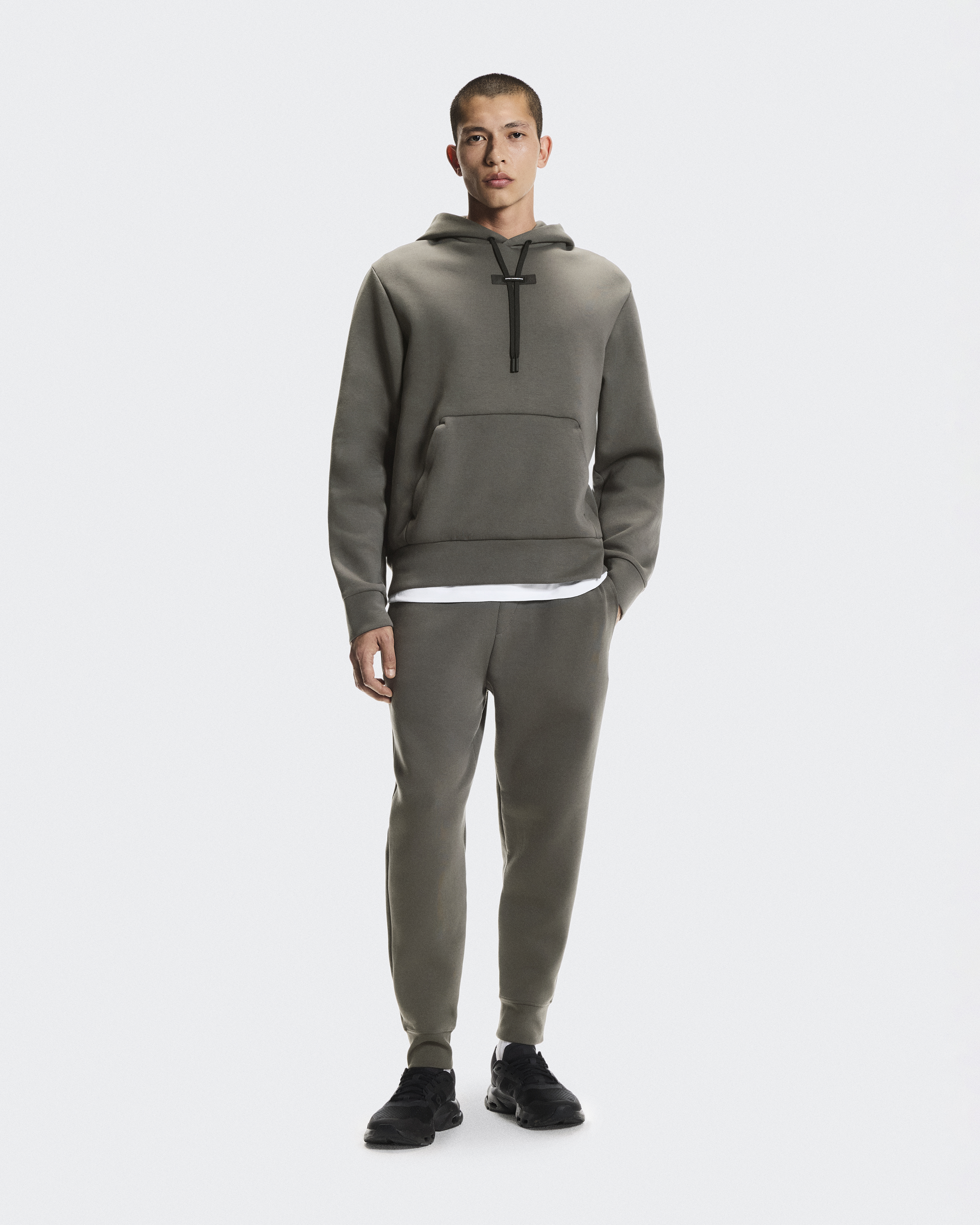 Focus Tech Sweatpants in Shadow