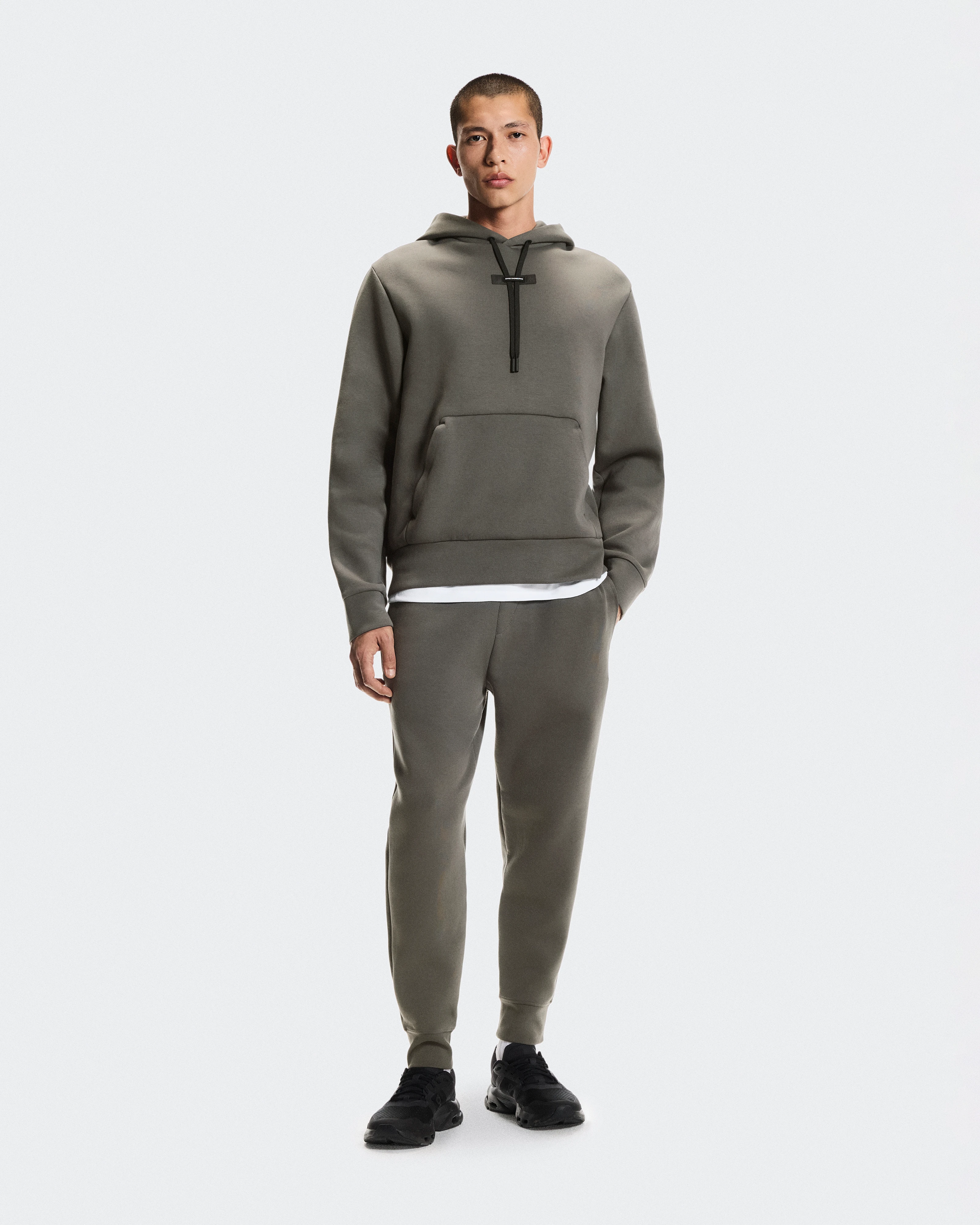 On Focus Tech Sweatpants Shadow Men Pants
