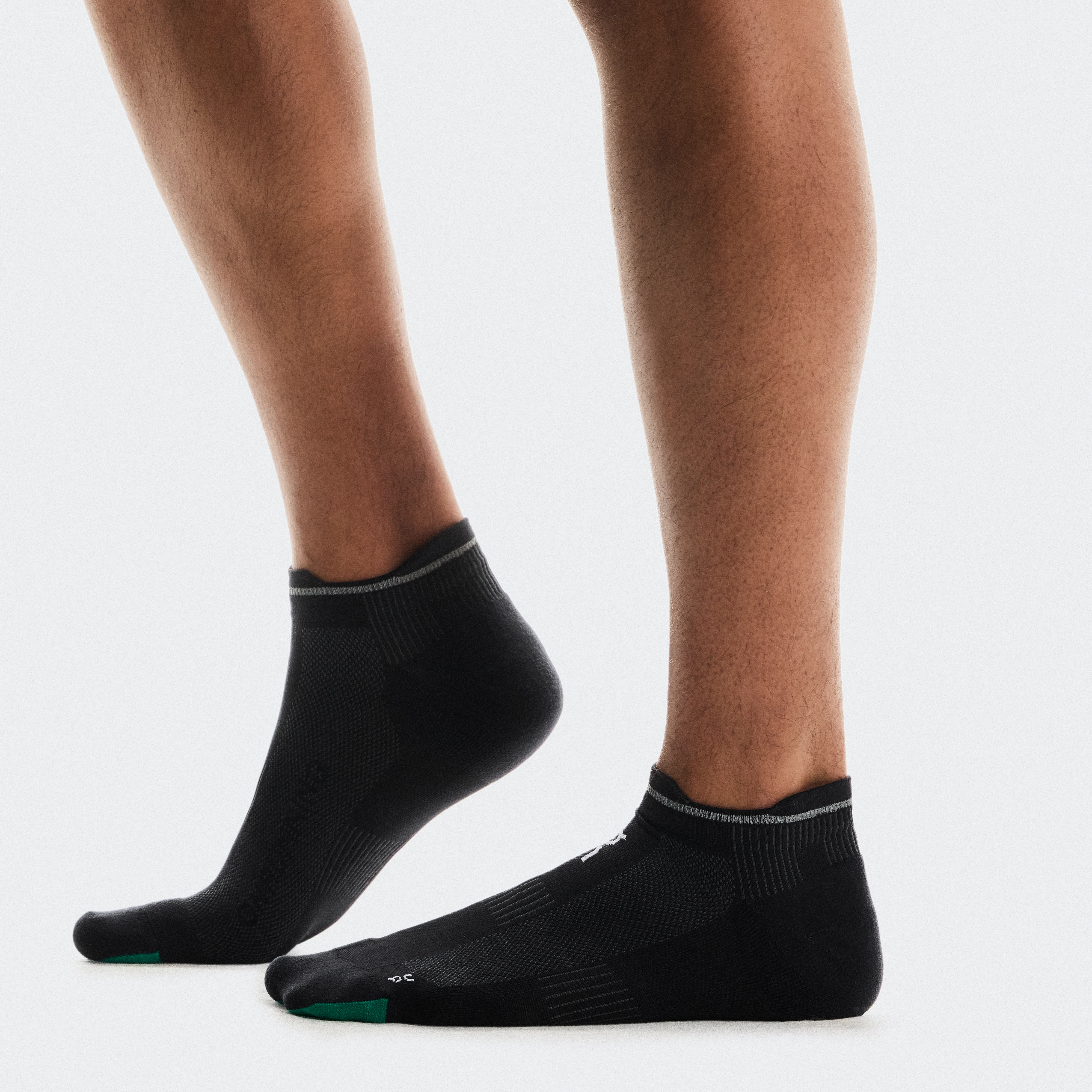 On Elite Run Sock Low Black Unisex – Racing, moisture-wicking, breathable Socks