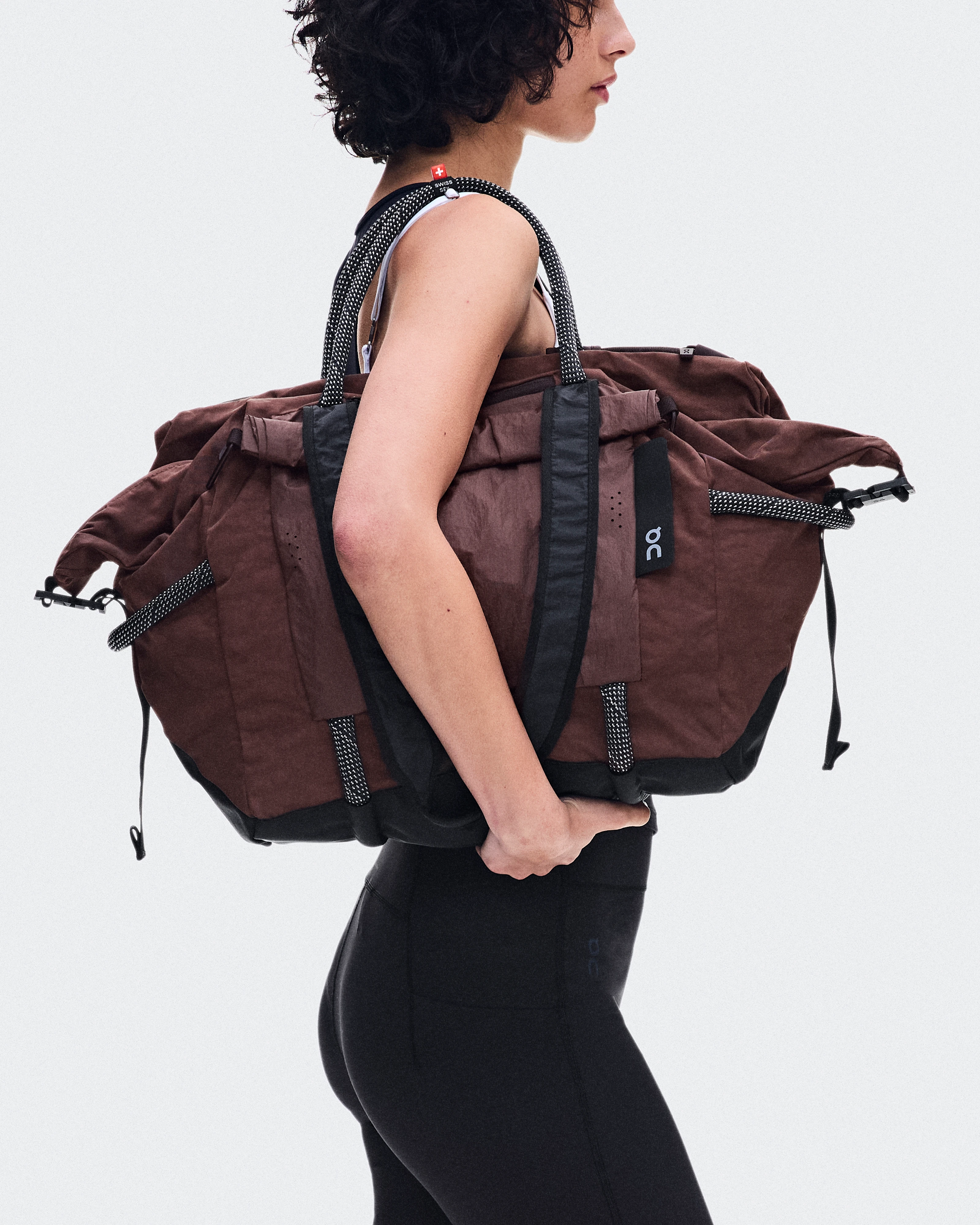 On Track Pack 40L Elite Cacao & Black Unisex Bags