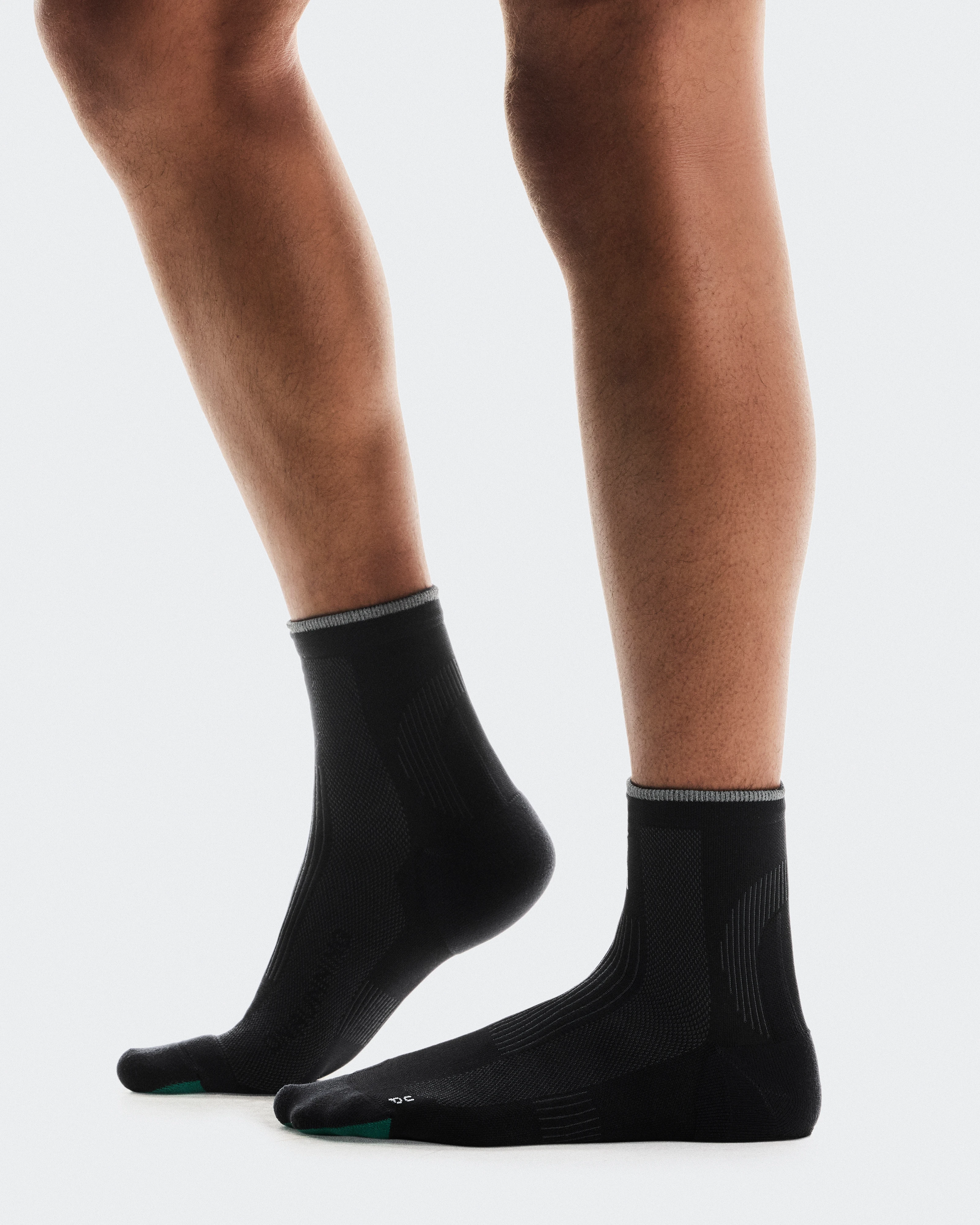 On Elite Run Sock Mid Black Unisex Socks