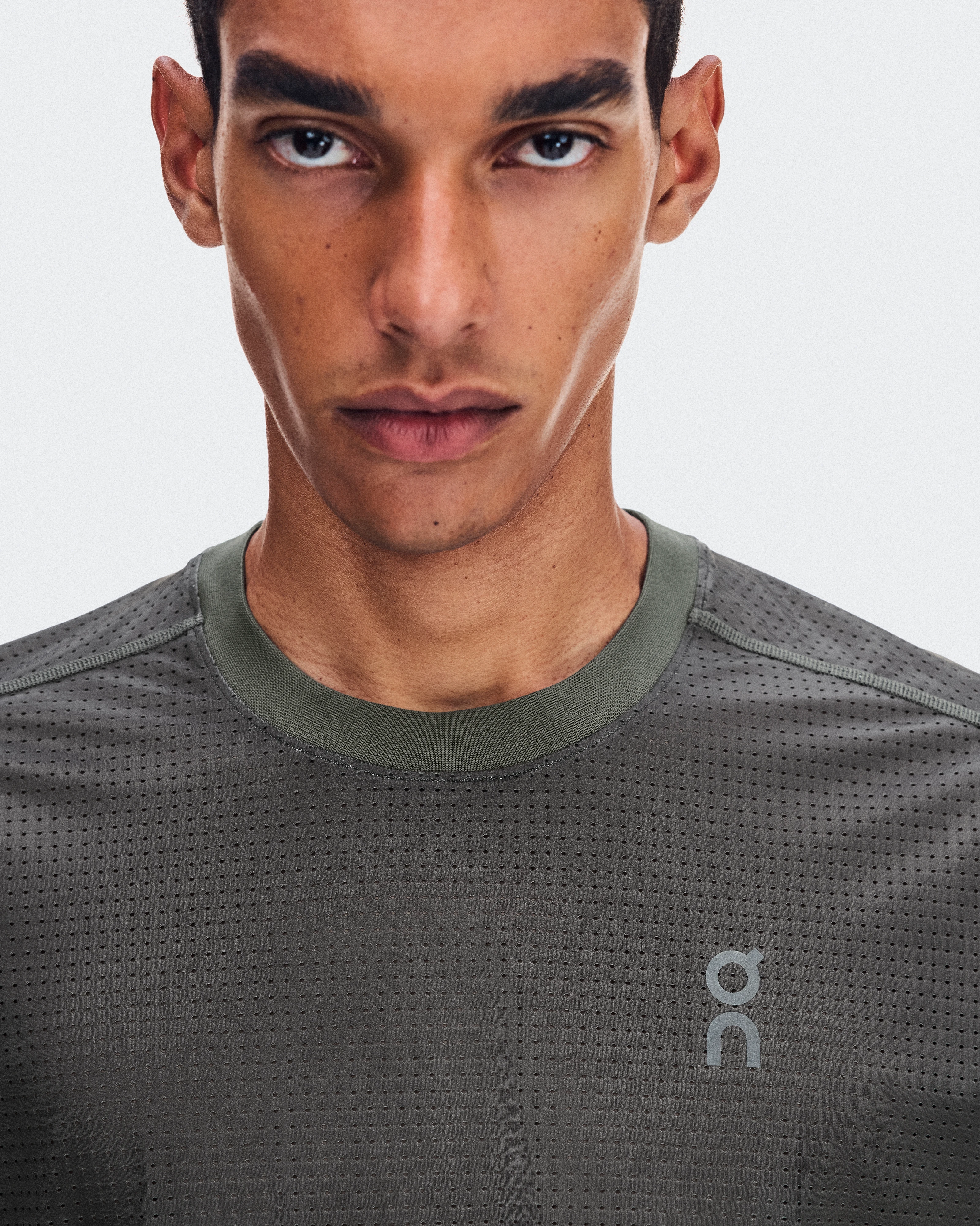 On Cropped Run-T LN1 Mire Unisex Tops and t-shirts