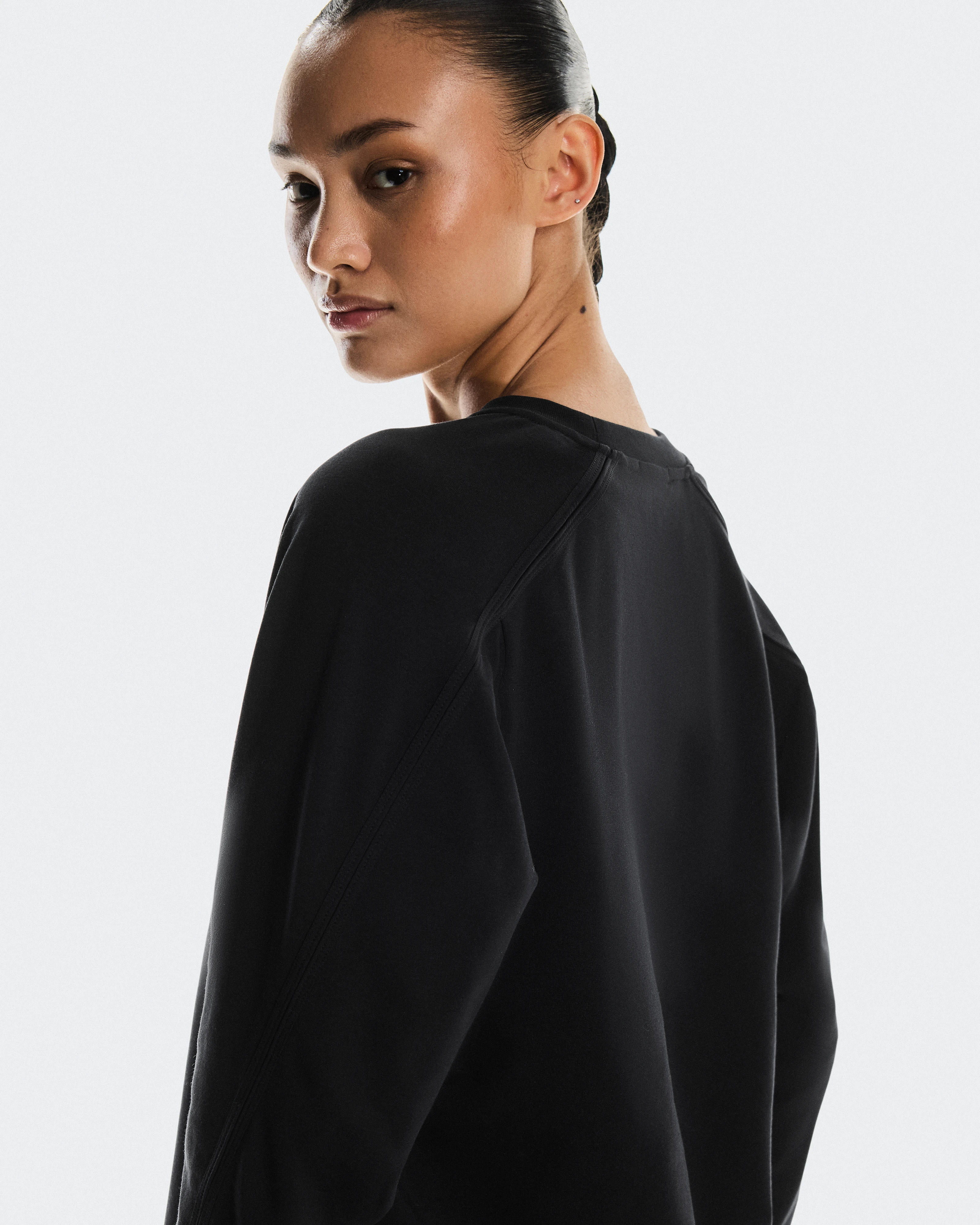 On Studio Crew Black Women Hoodies and sweatshirts
