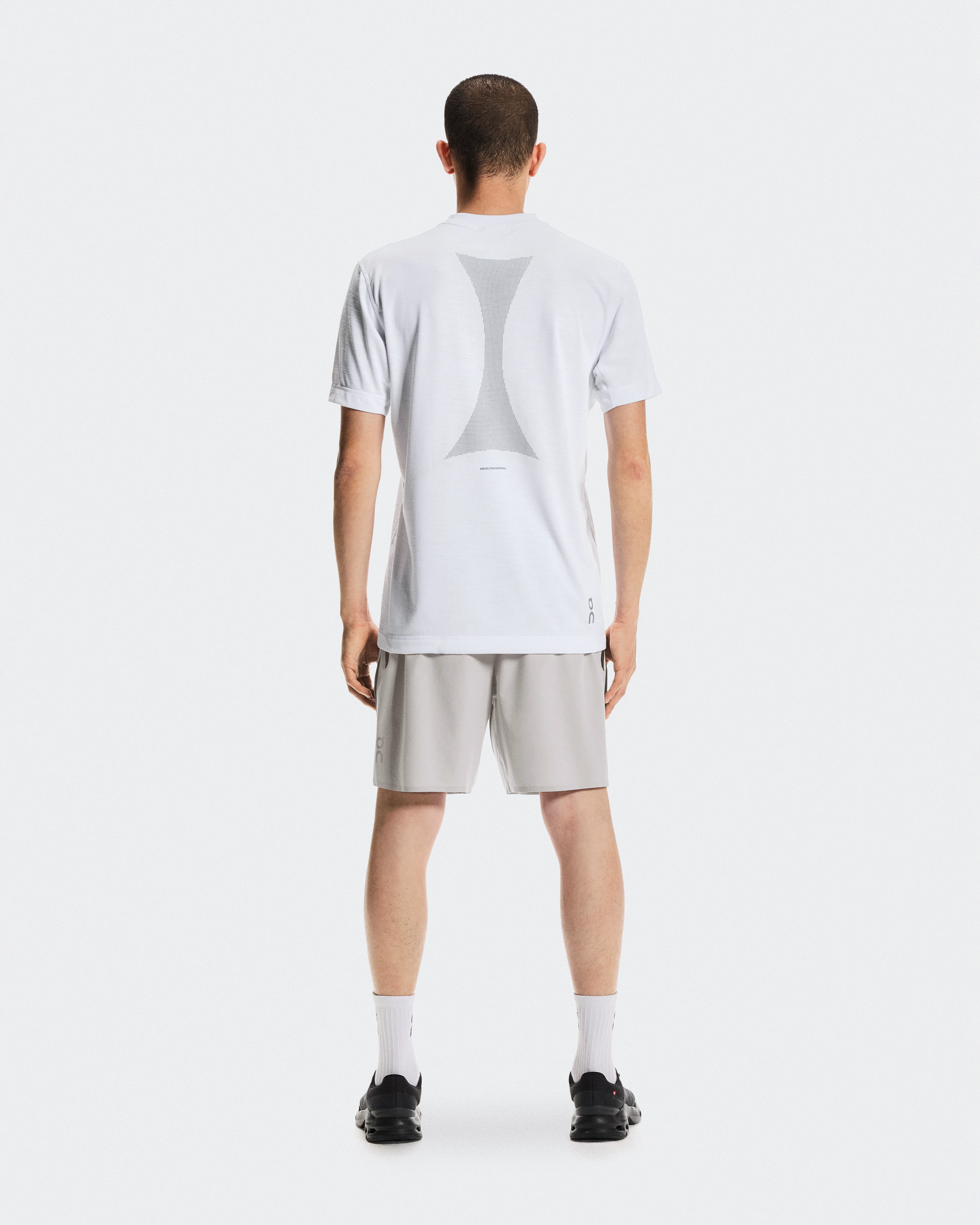 On Train Shorts Alloy Men Shorts