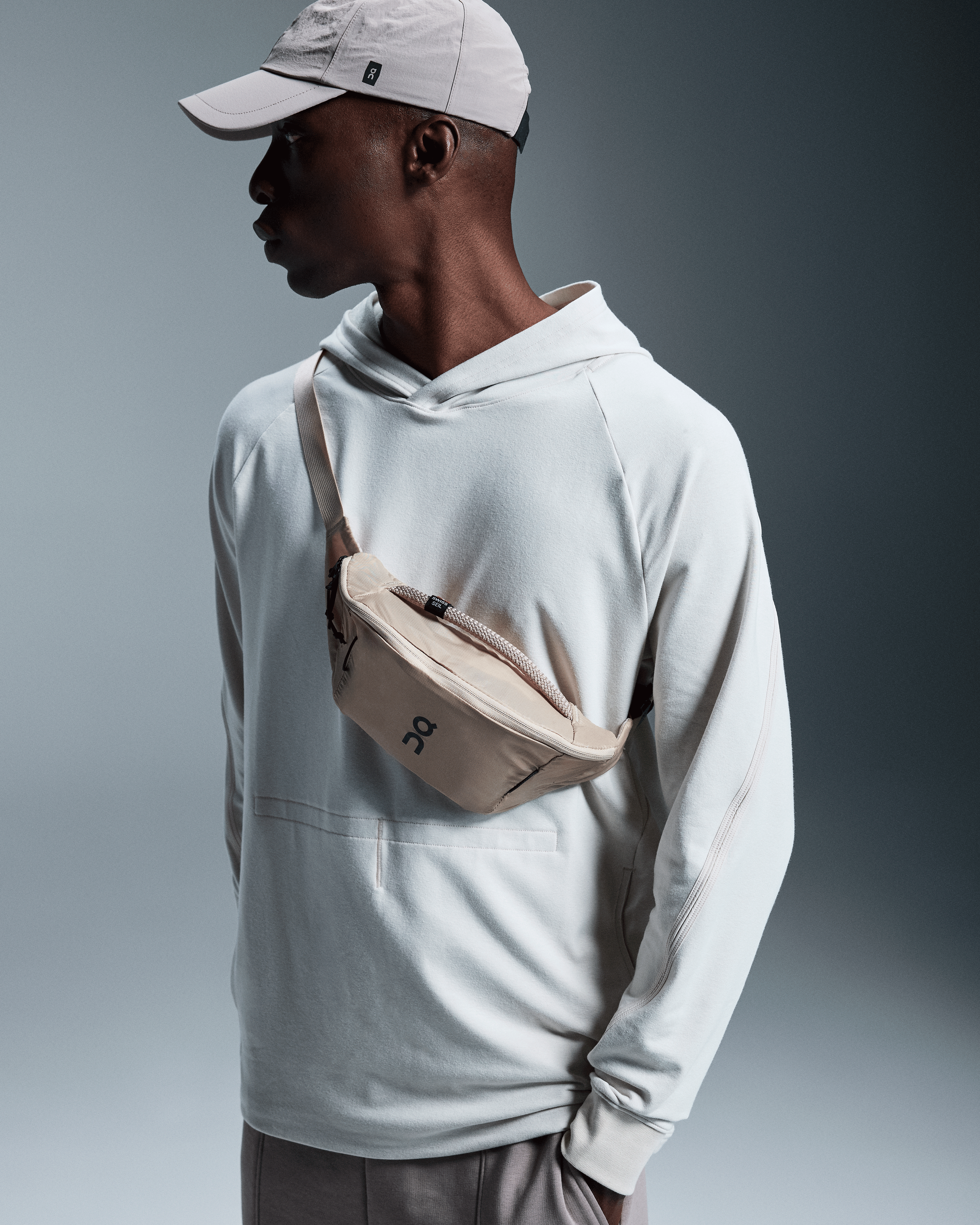 On Waist Pack 2L Lite Sand Unisex Bags
