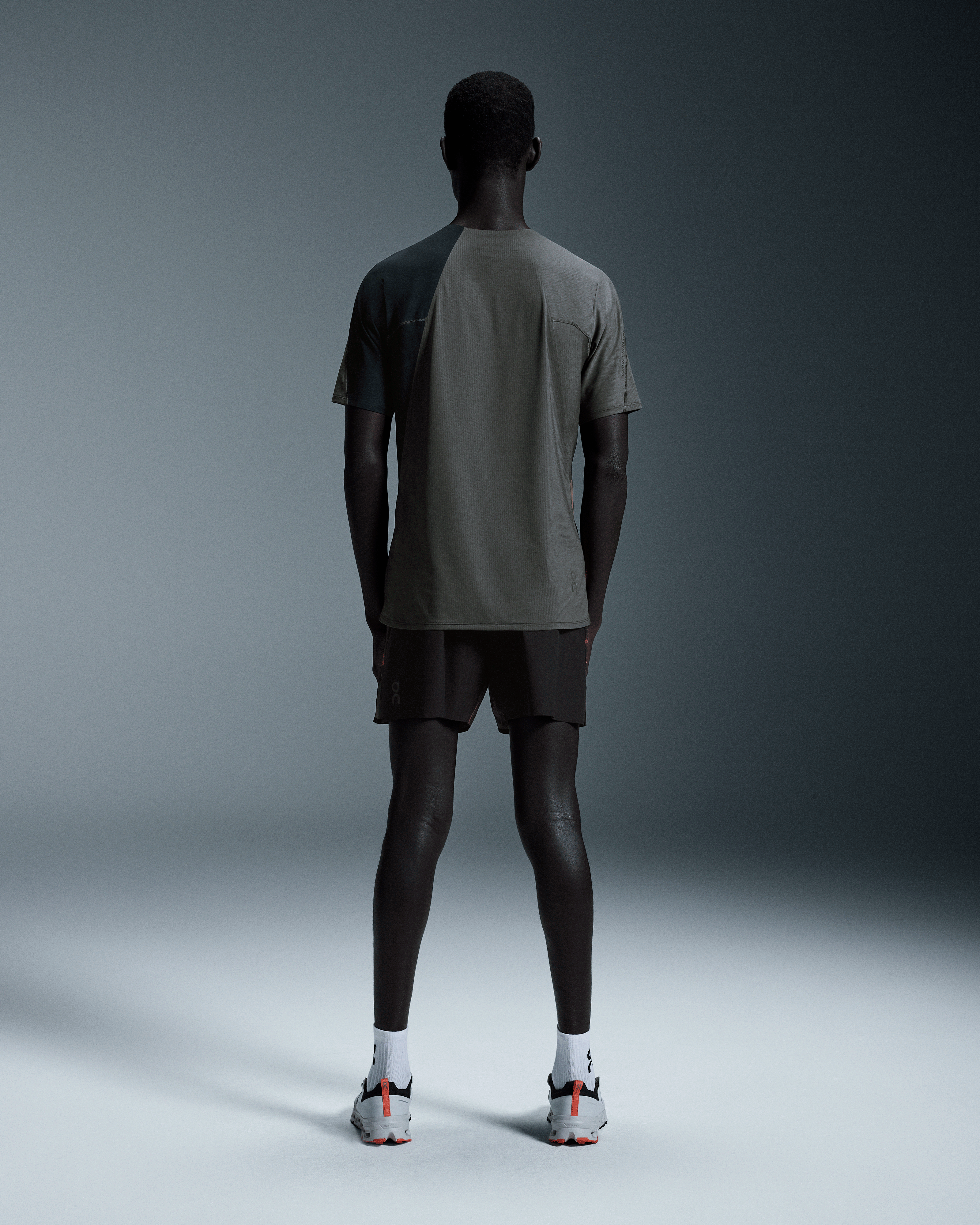 On Ultra-T Eclipse & Black Men Tops and t-shirts