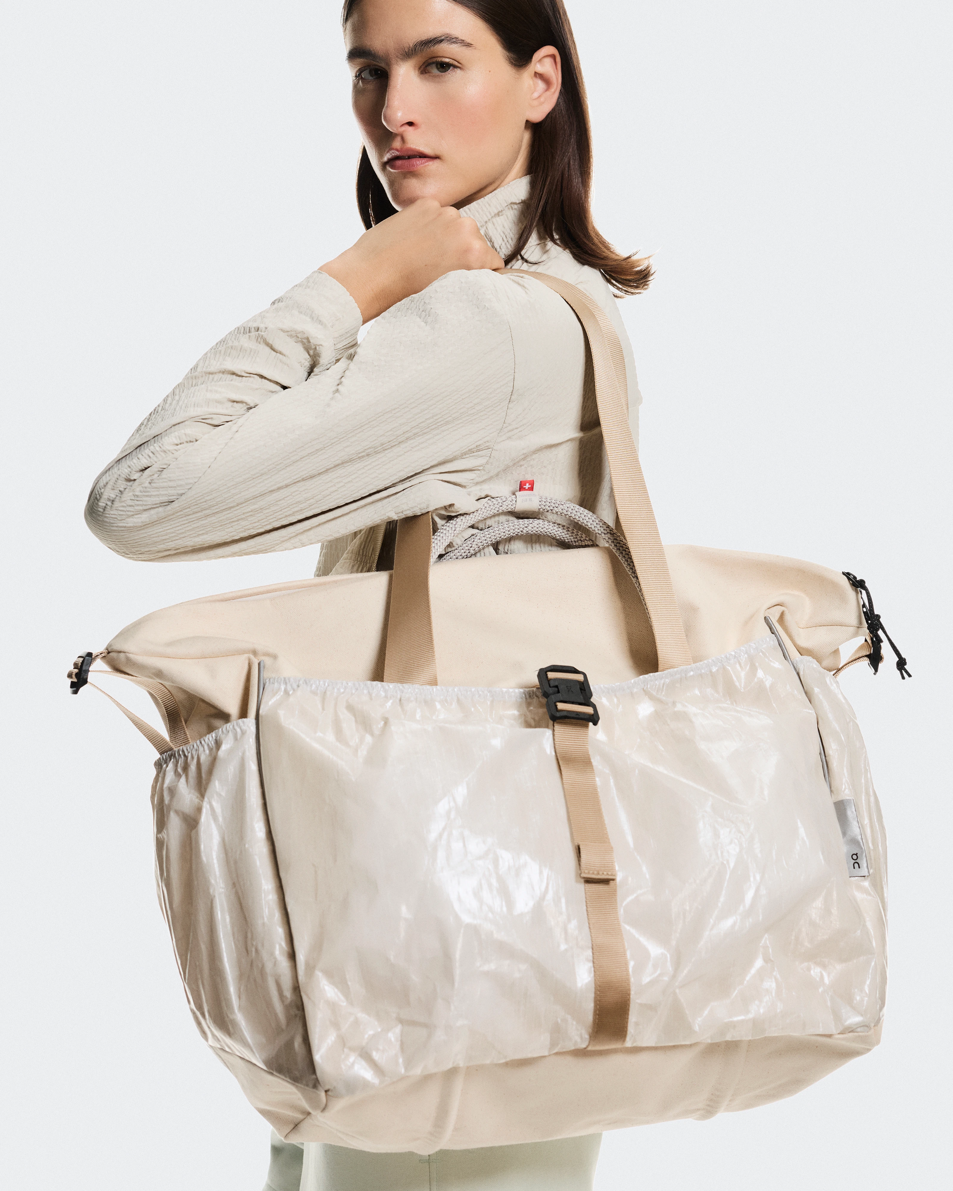 On Court Pack 40L Sesame & White Unisex Bags