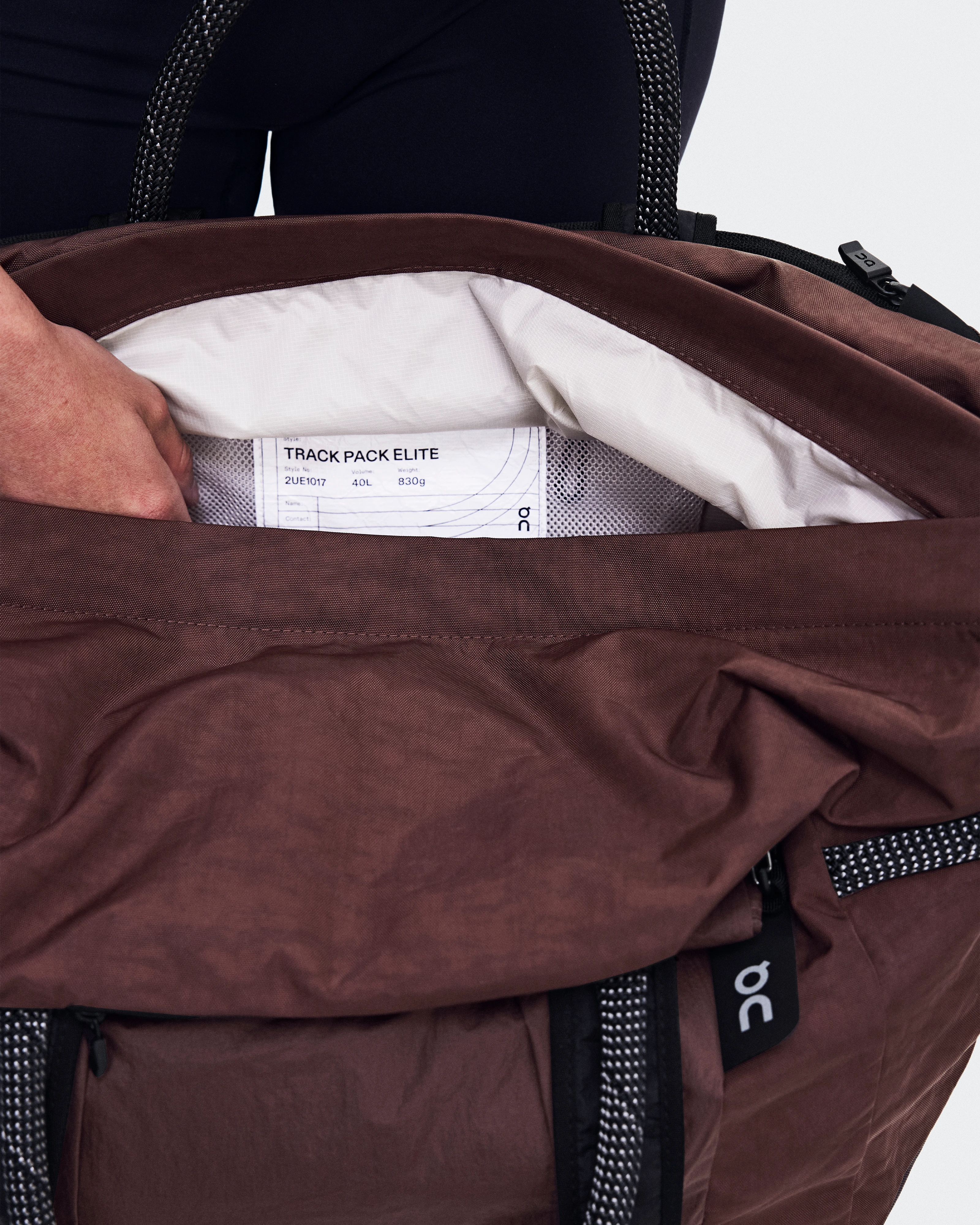 On Track Pack 40L Elite Cacao & Black Unisex Bags