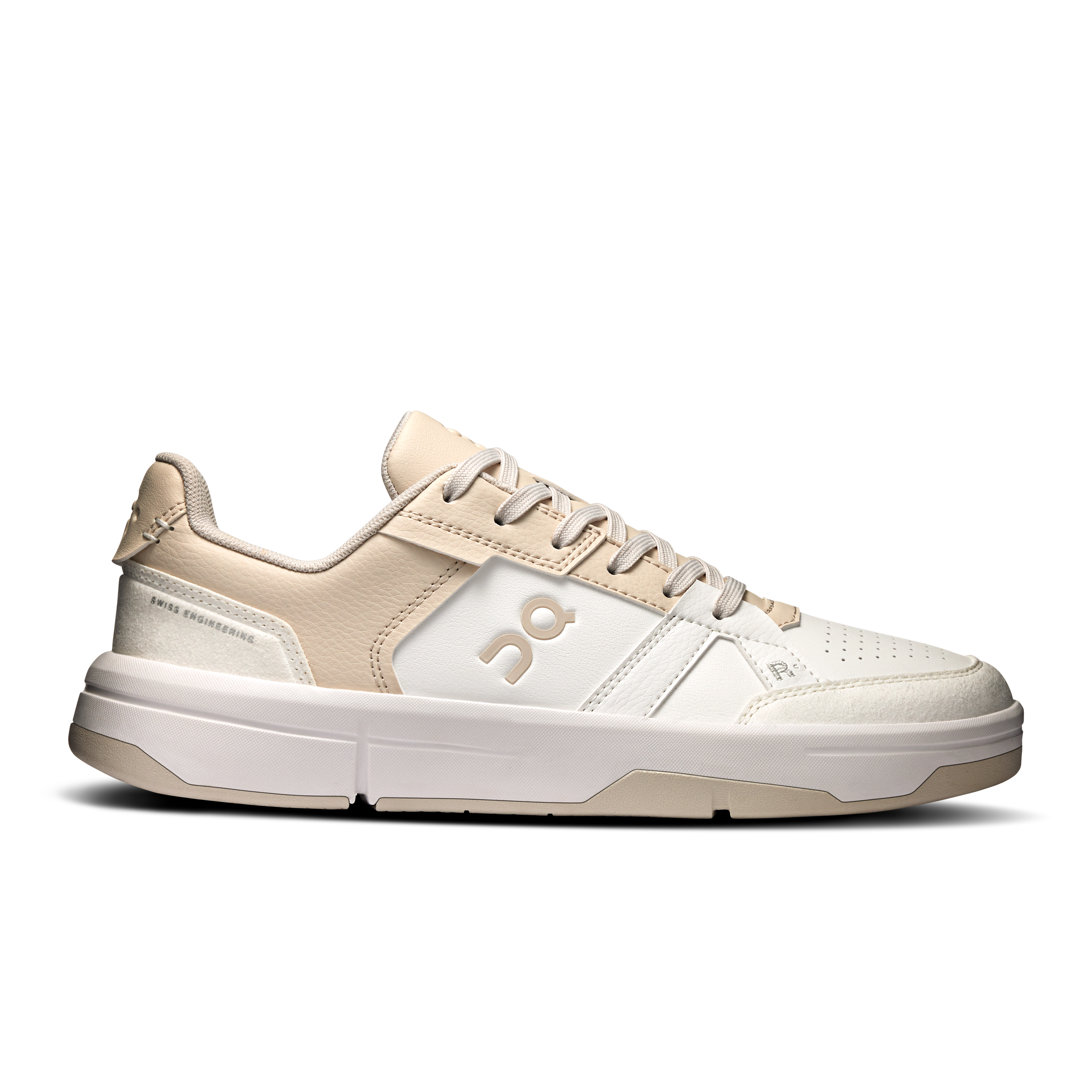 THE ROGER Clubhouse Tennis Shoe in White/Pearl