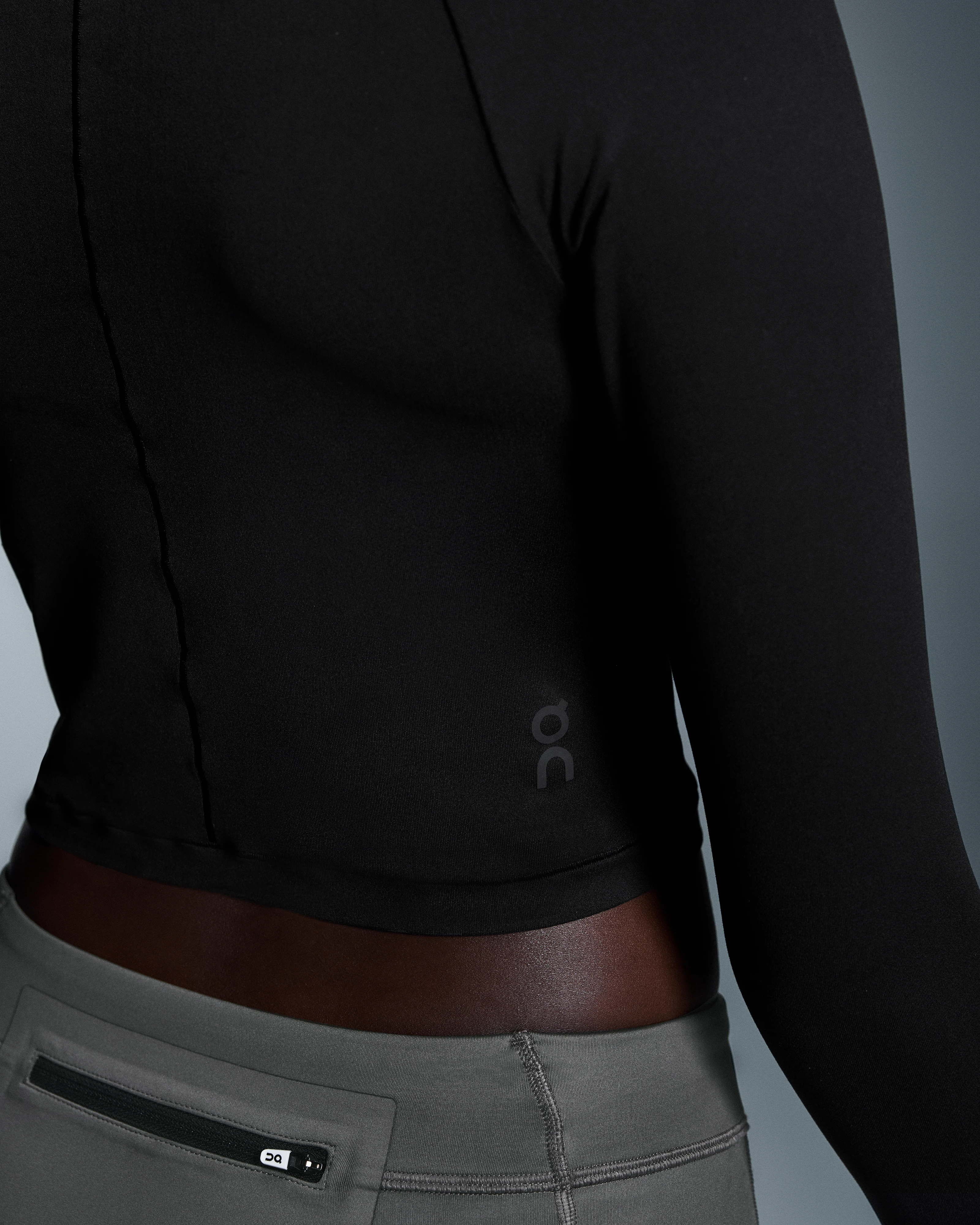 On Studio Long-T Crop Black Women Tops and t-shirts