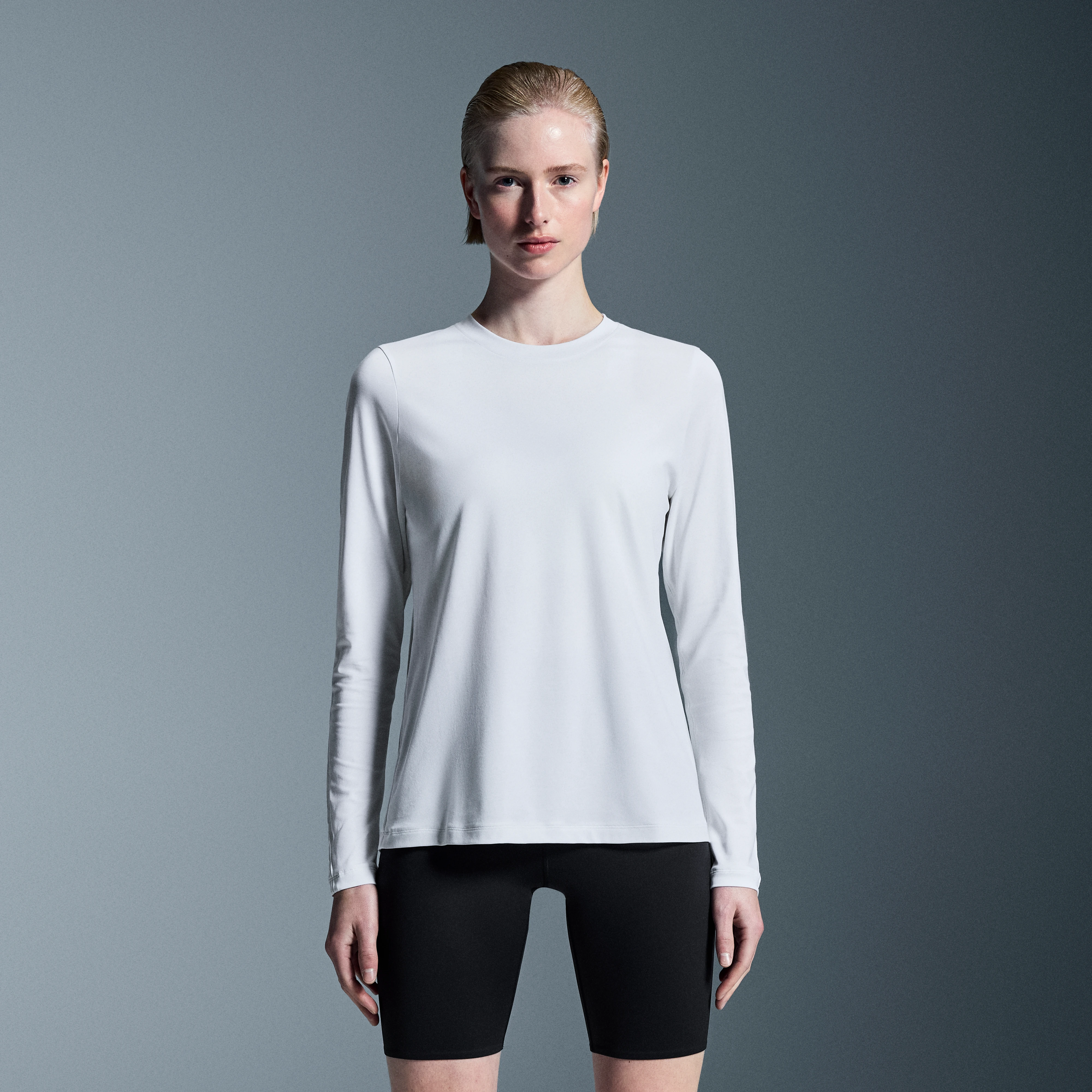 On Focus Long-T White Women – Mixed workouts, all-day wear, breathable details Tops and t-shirts