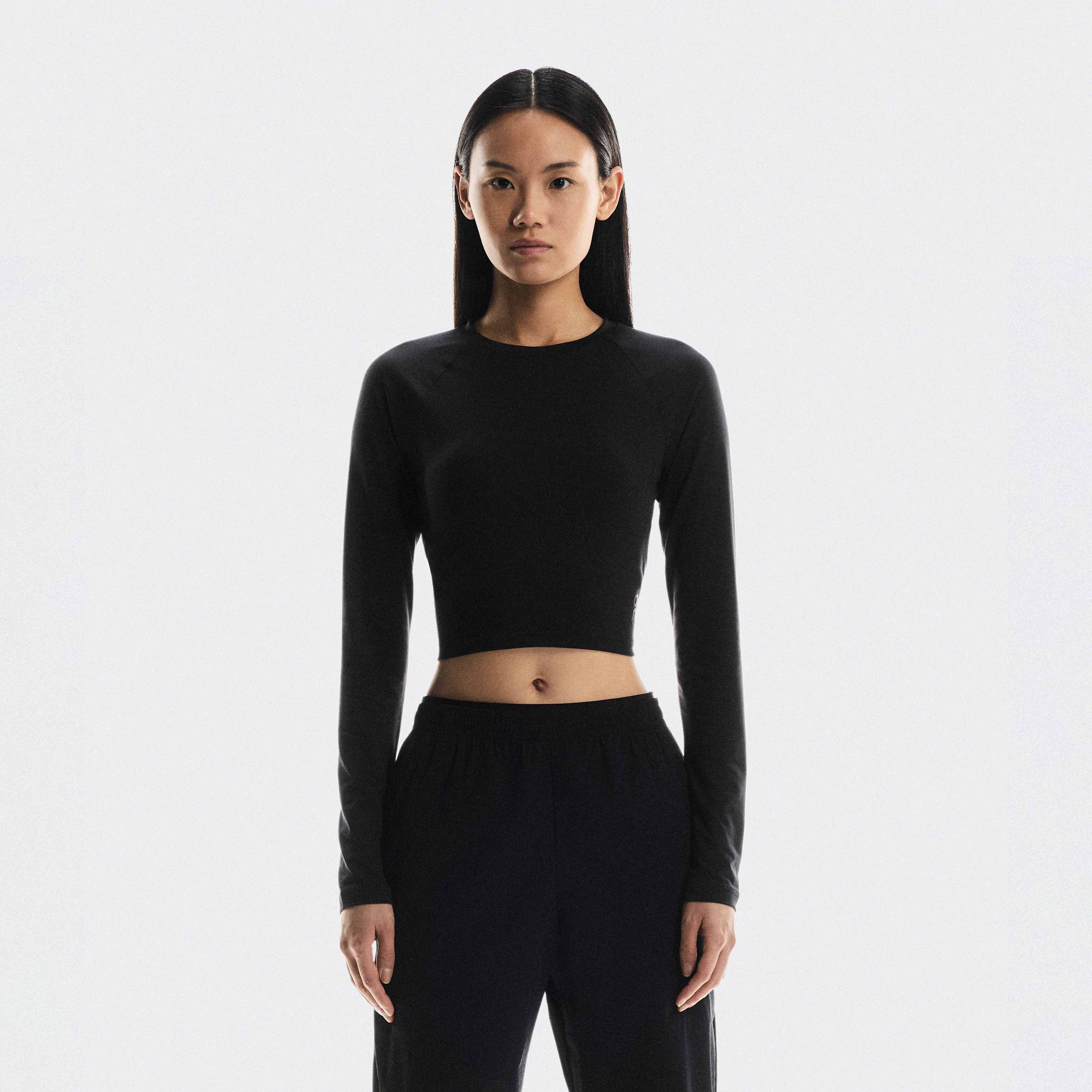 On Studio Long-T Crop Black Women – Limited-edition, low-intensity activities, all-day wear Tops and t-shirts