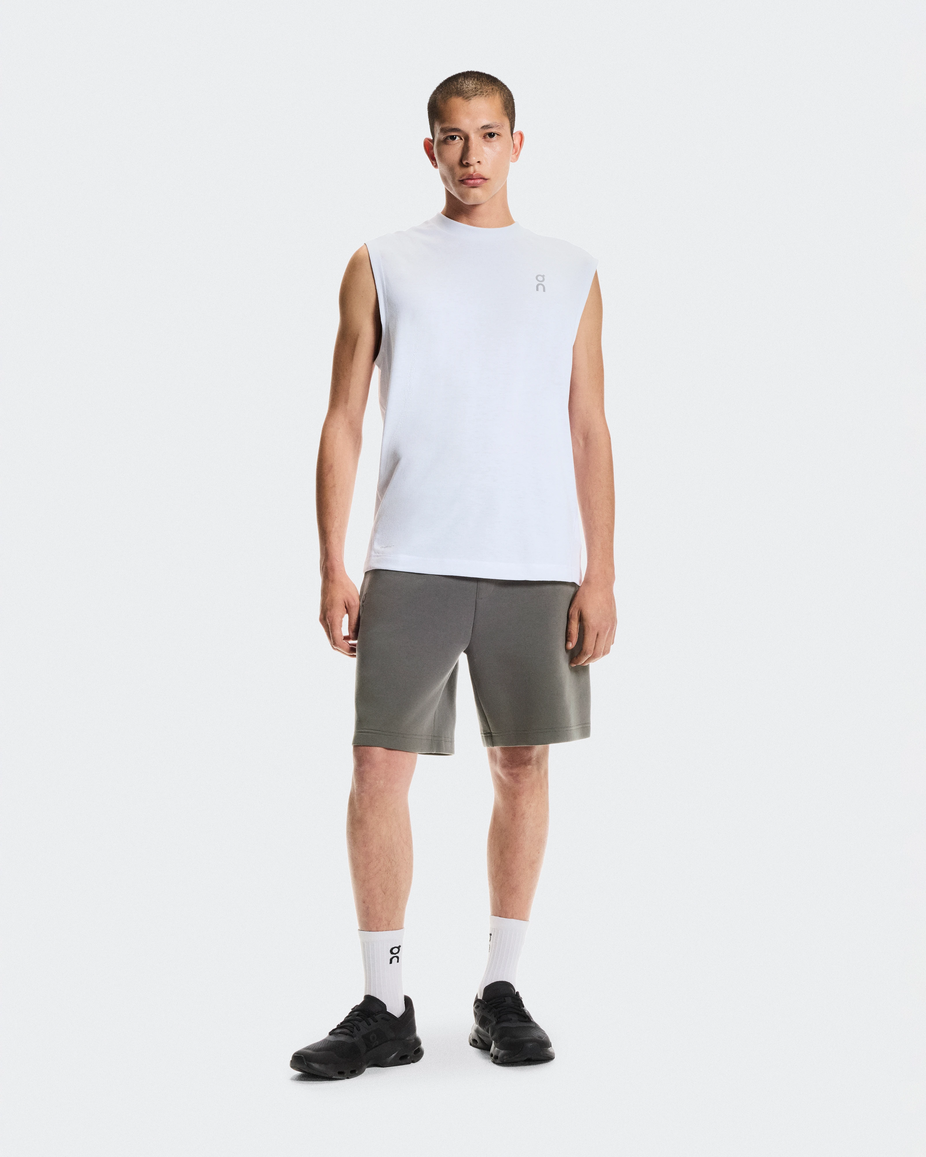 On Focus Tech Shorts Shadow Men Shorts