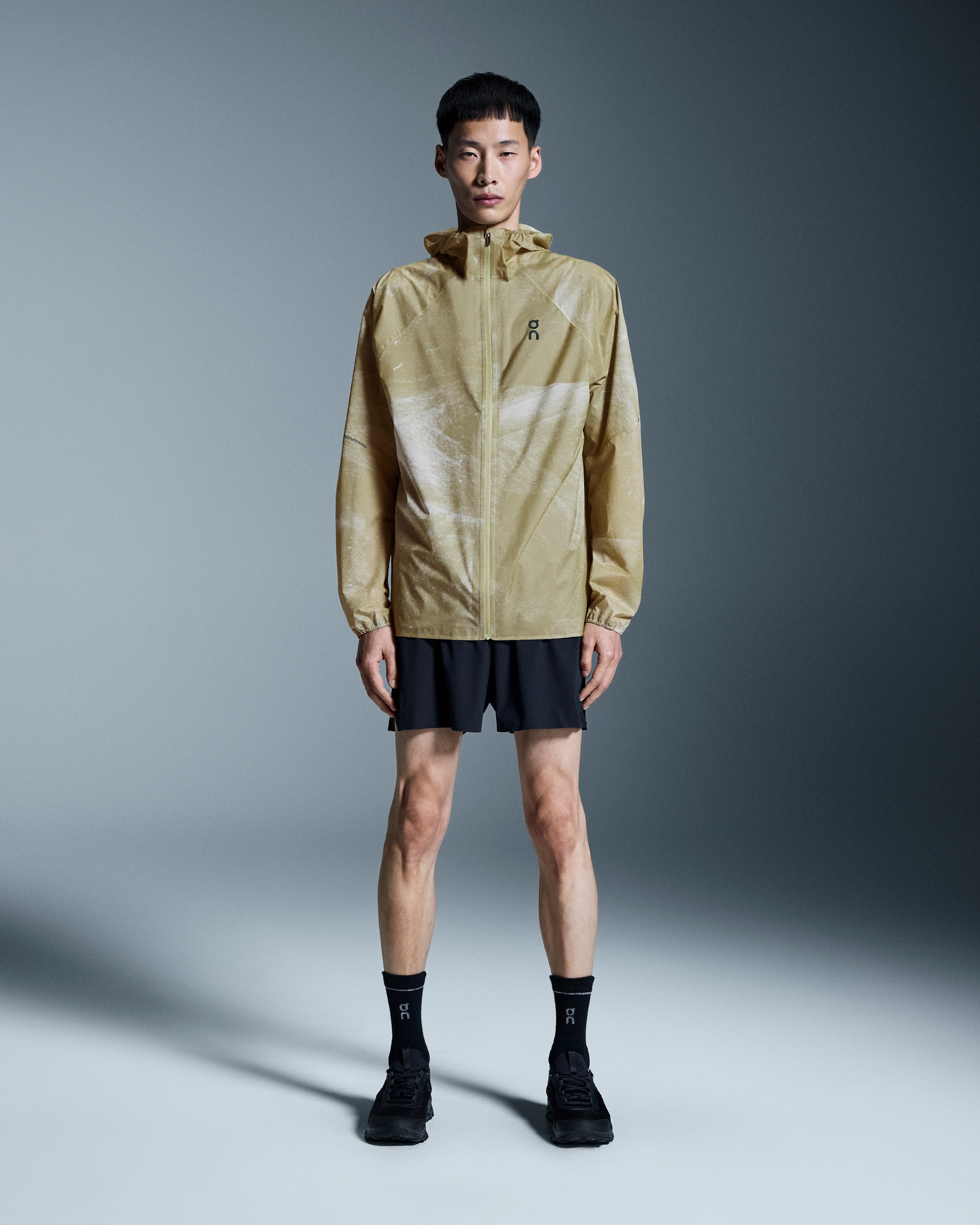 On Ultra Jacket White & Caper Men Jackets