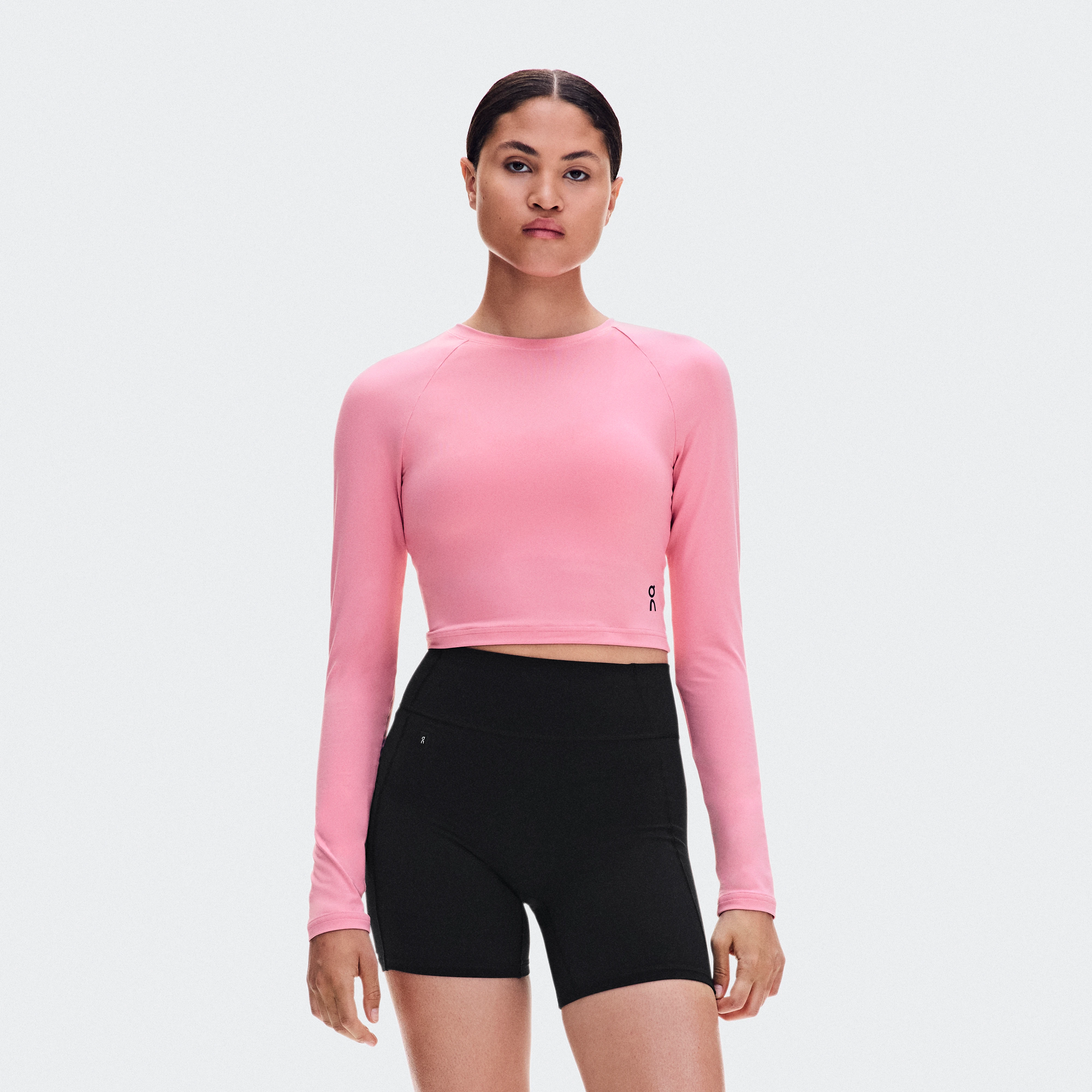 On Studio Long-T Crop Magnolia Women – Travel, low-intensity activities, all-day wear Tops and t-shirts