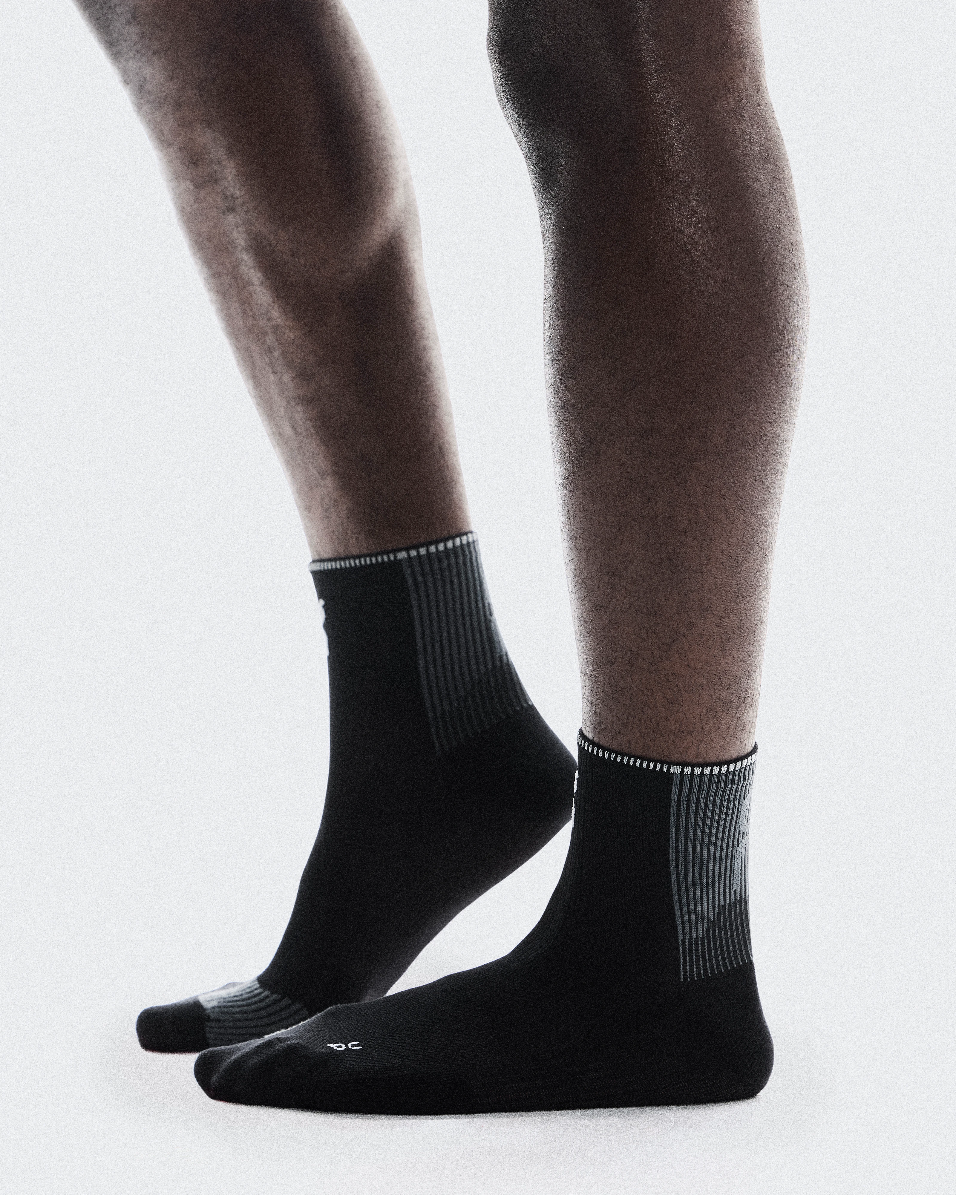 On Performance Run Sock Mid Black & Eclipse Unisex Socks