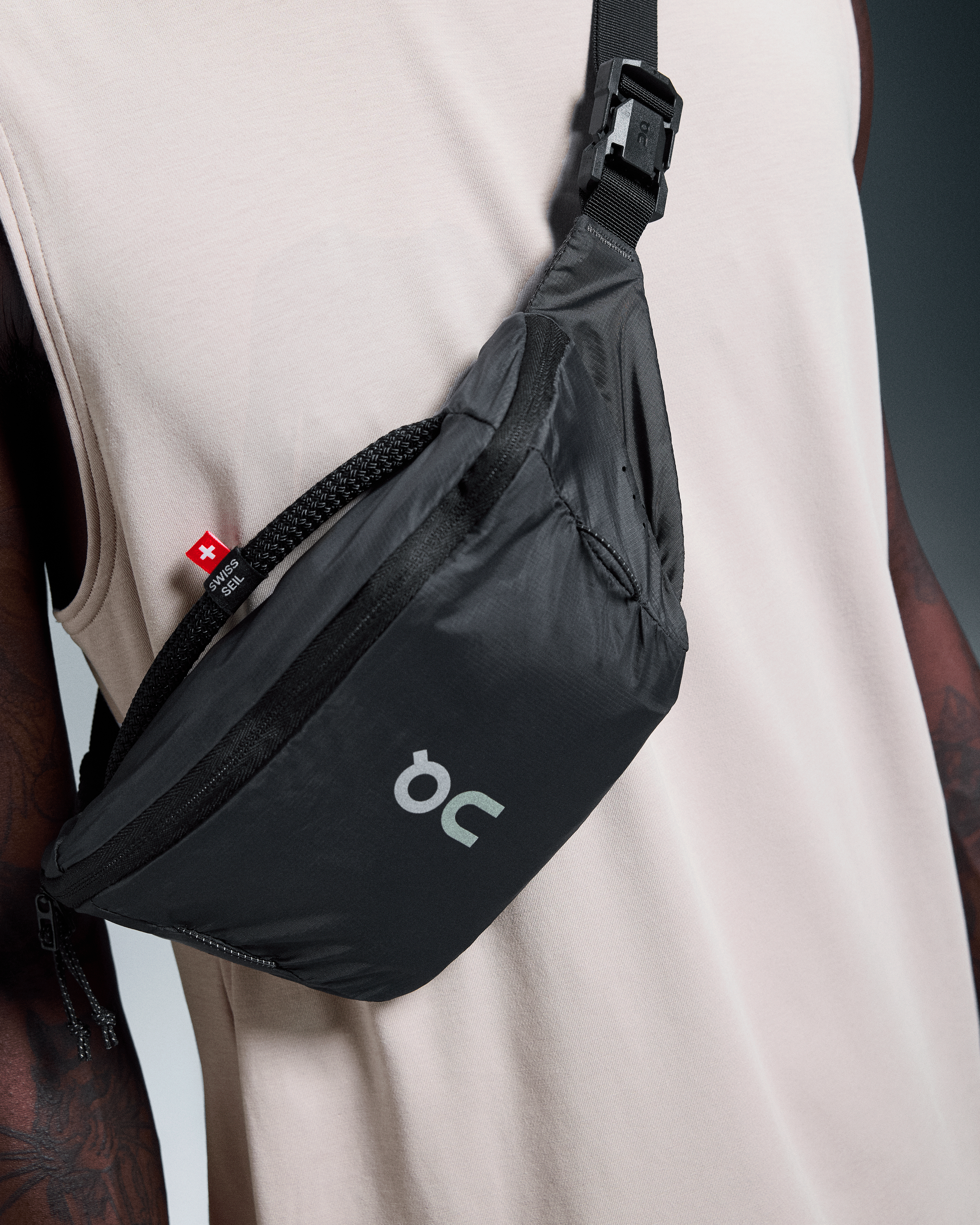 On Waist Pack 2L Lite Magnet Unisex Bags