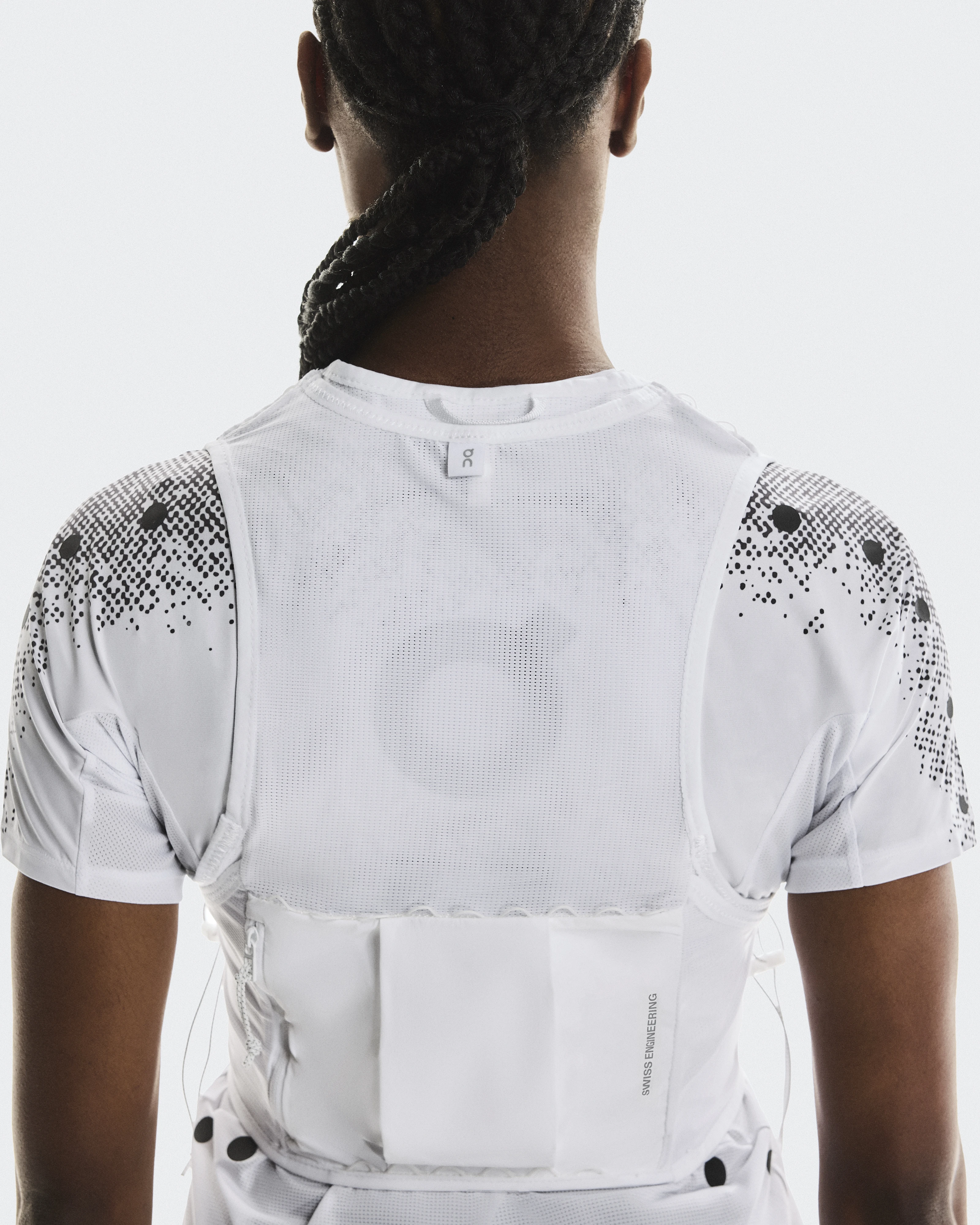 On Ultra Vest Pro White Unisex Vests