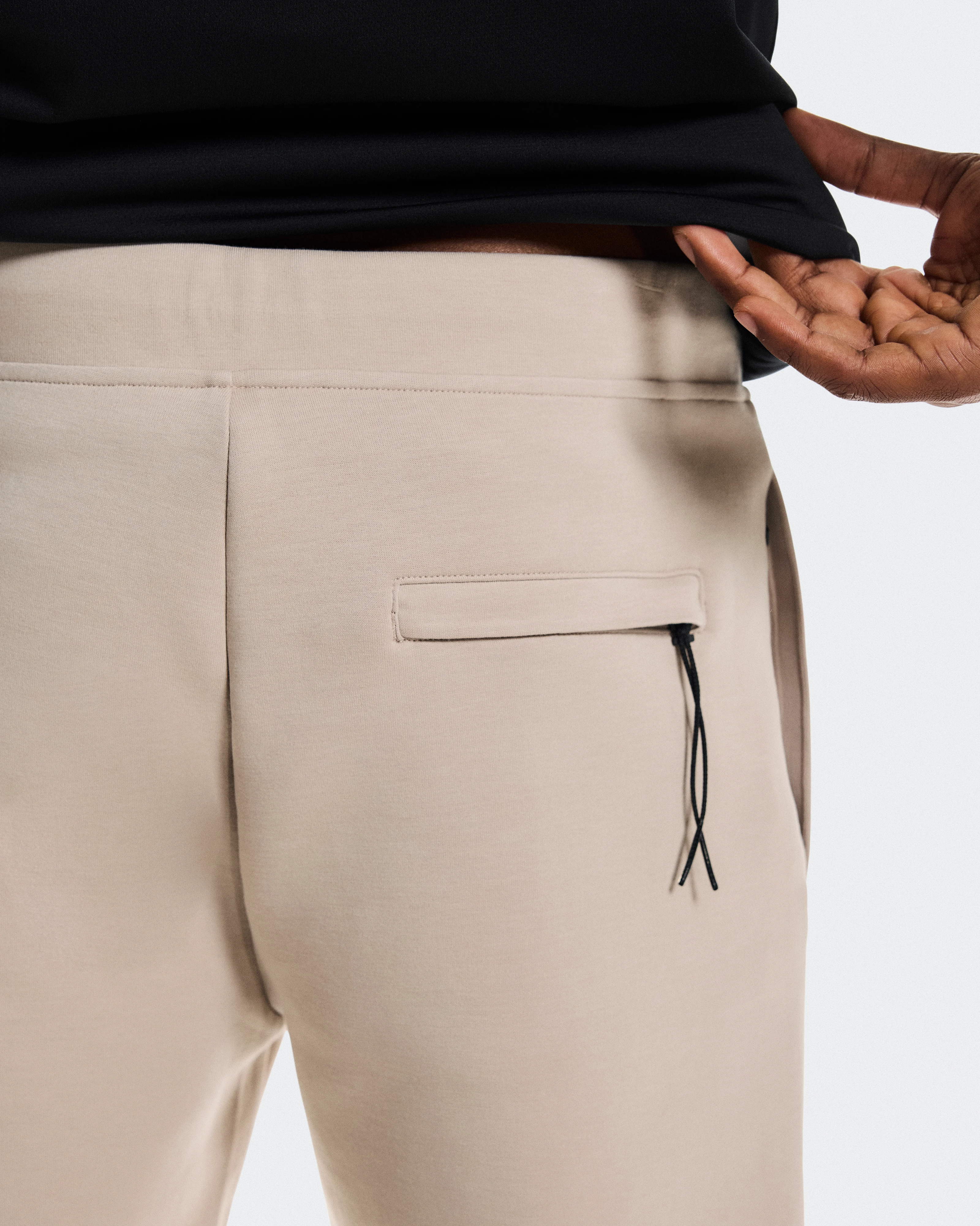 On Focus Tech Sweatpants Desert Men Pants