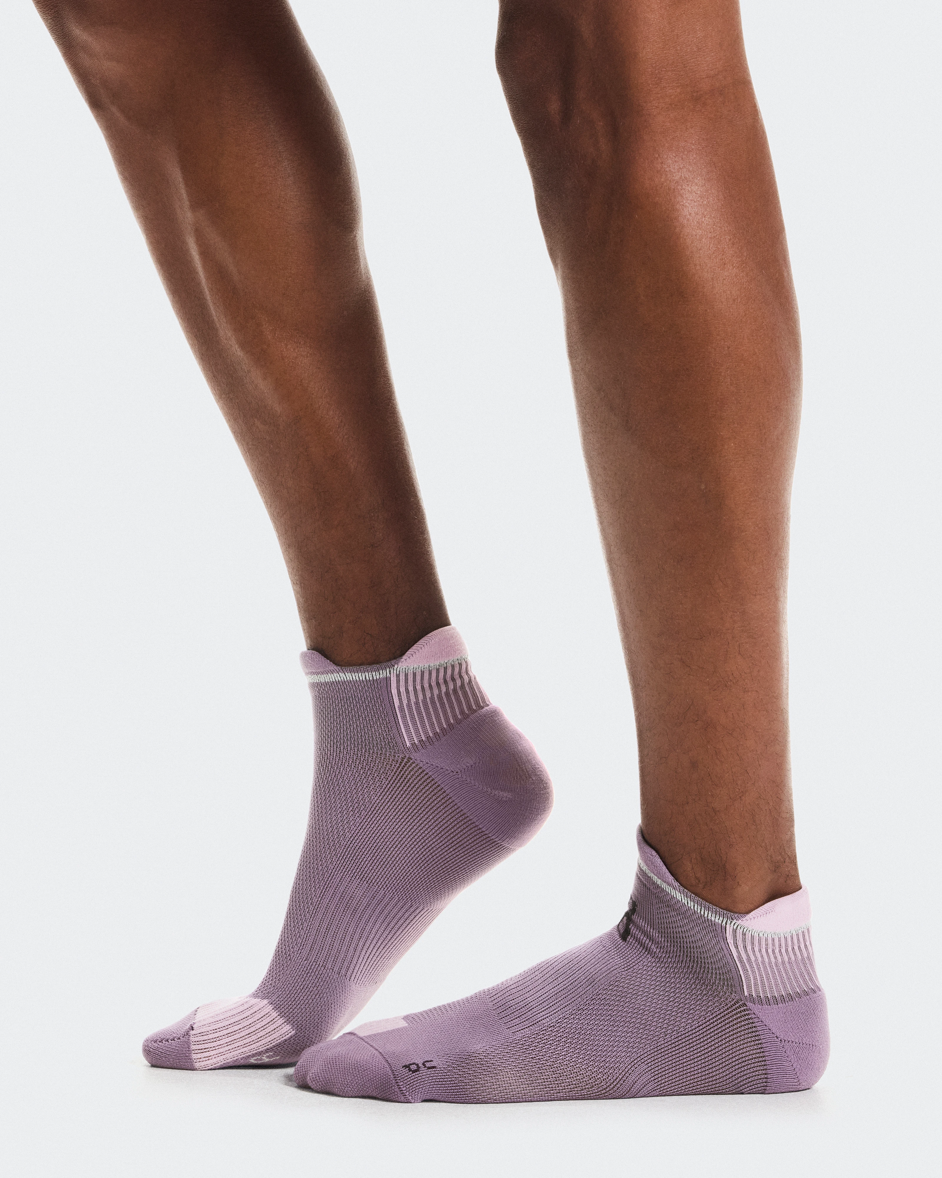 On Performance Run Sock Low Dewberry & Sakura Unisex Socks