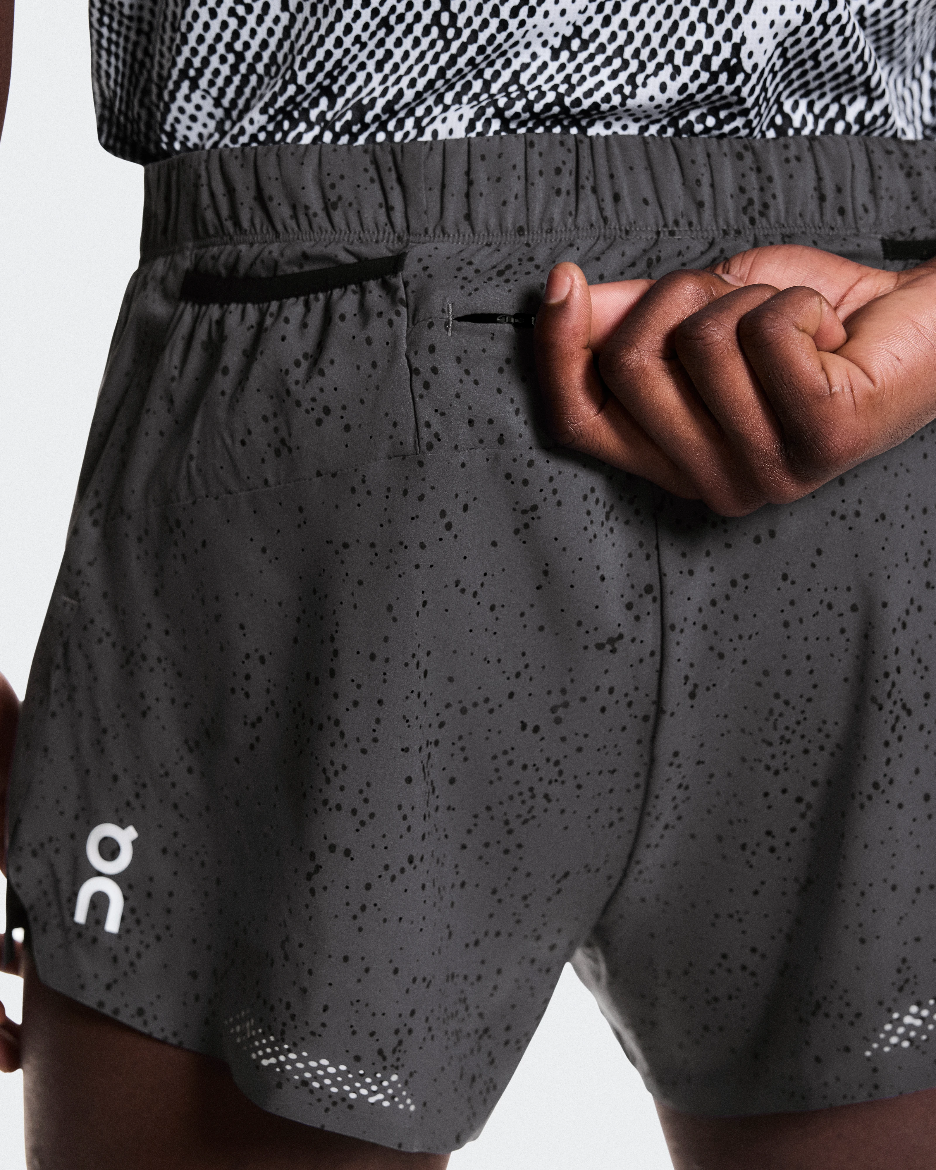 On Zero Shorts Iron & Black Men Shorts