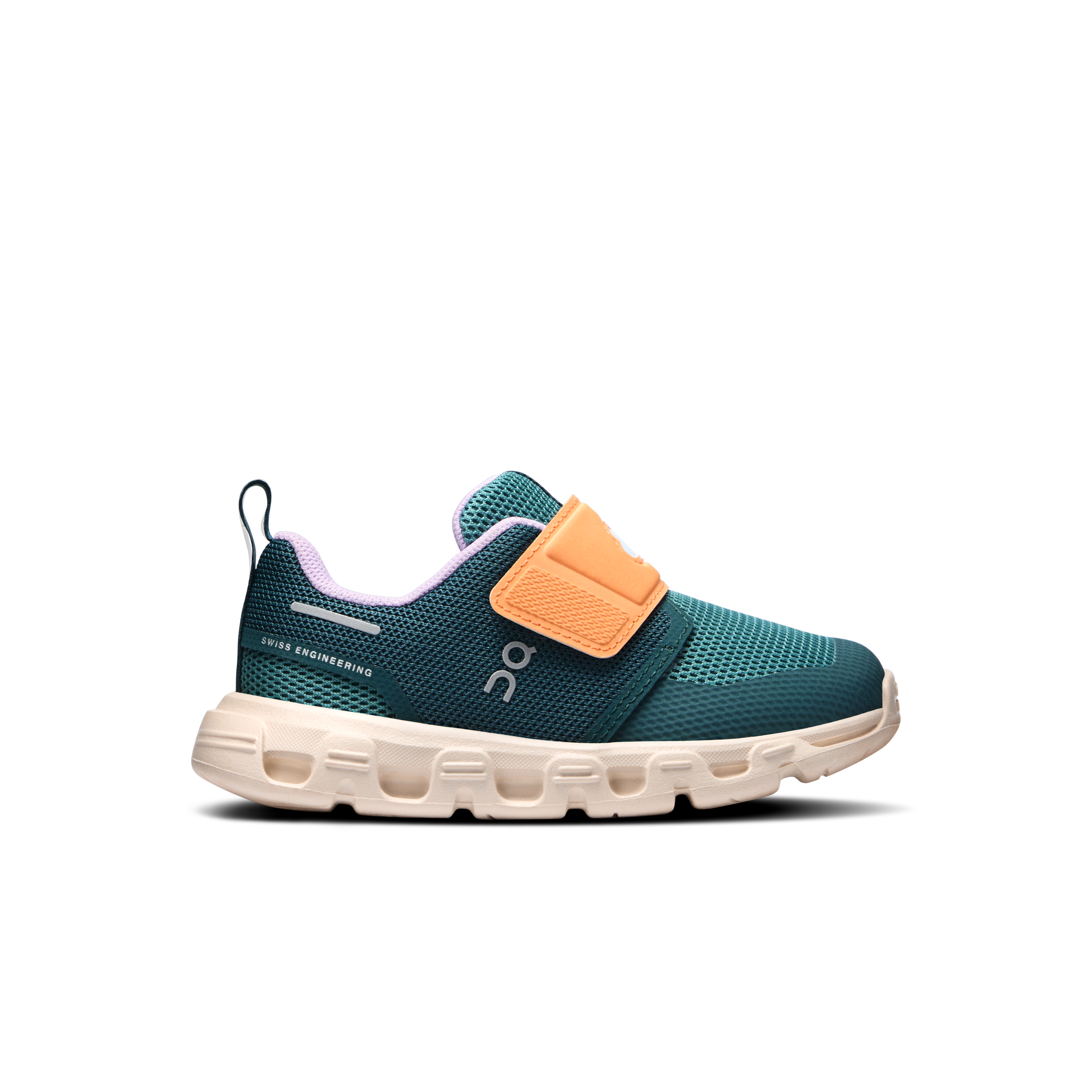 Cloud Dash Lifestyle Shoe in Mistletoe/Grain