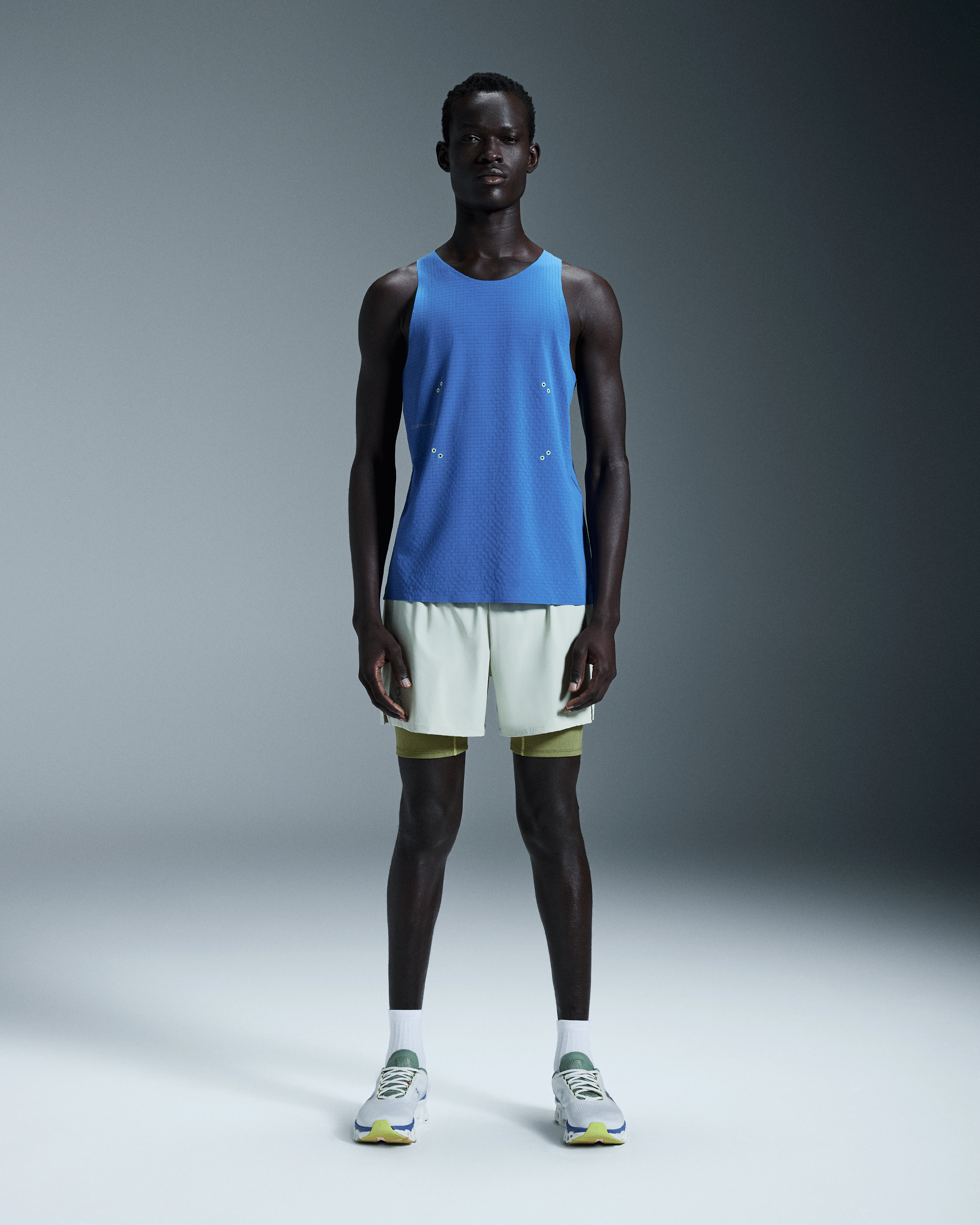 On Pace Shorts DISTANCE Chalk Men Shorts