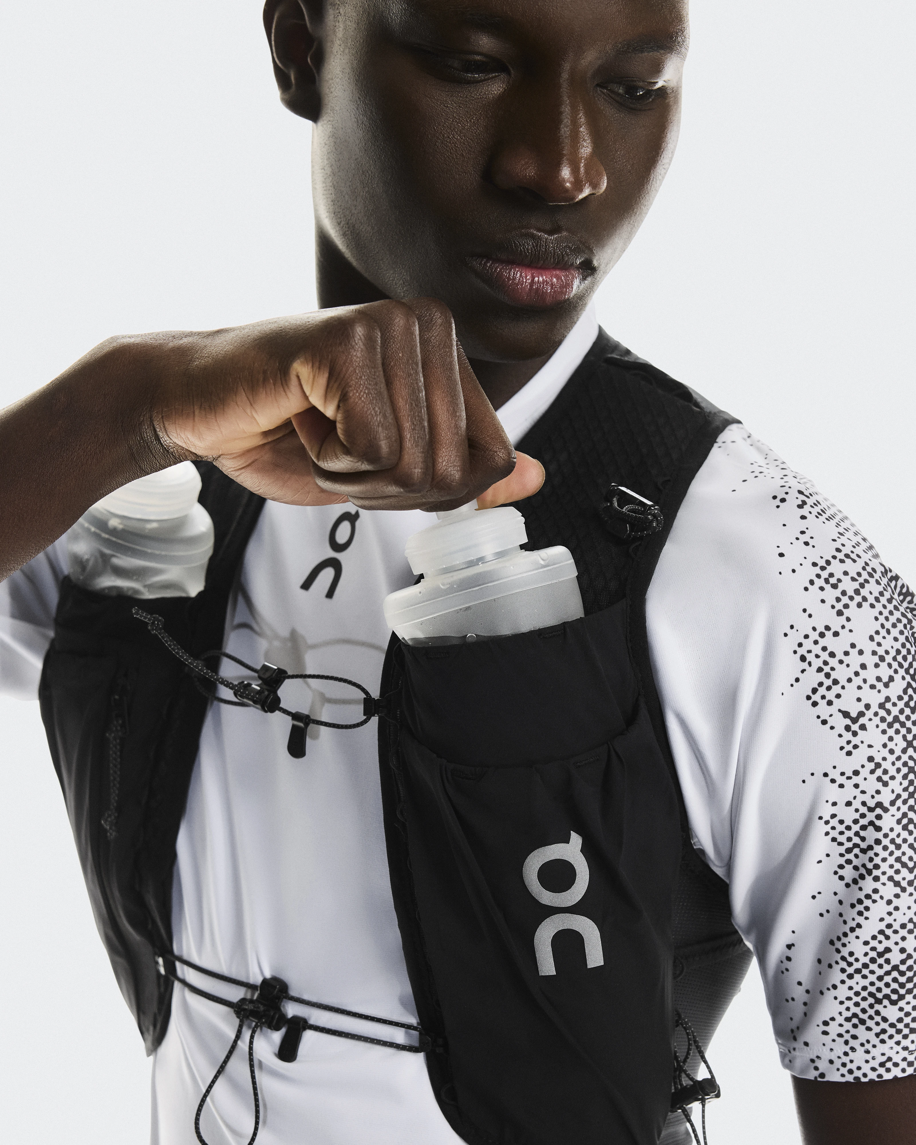 On Ultra Vest Pro Black Unisex Vests