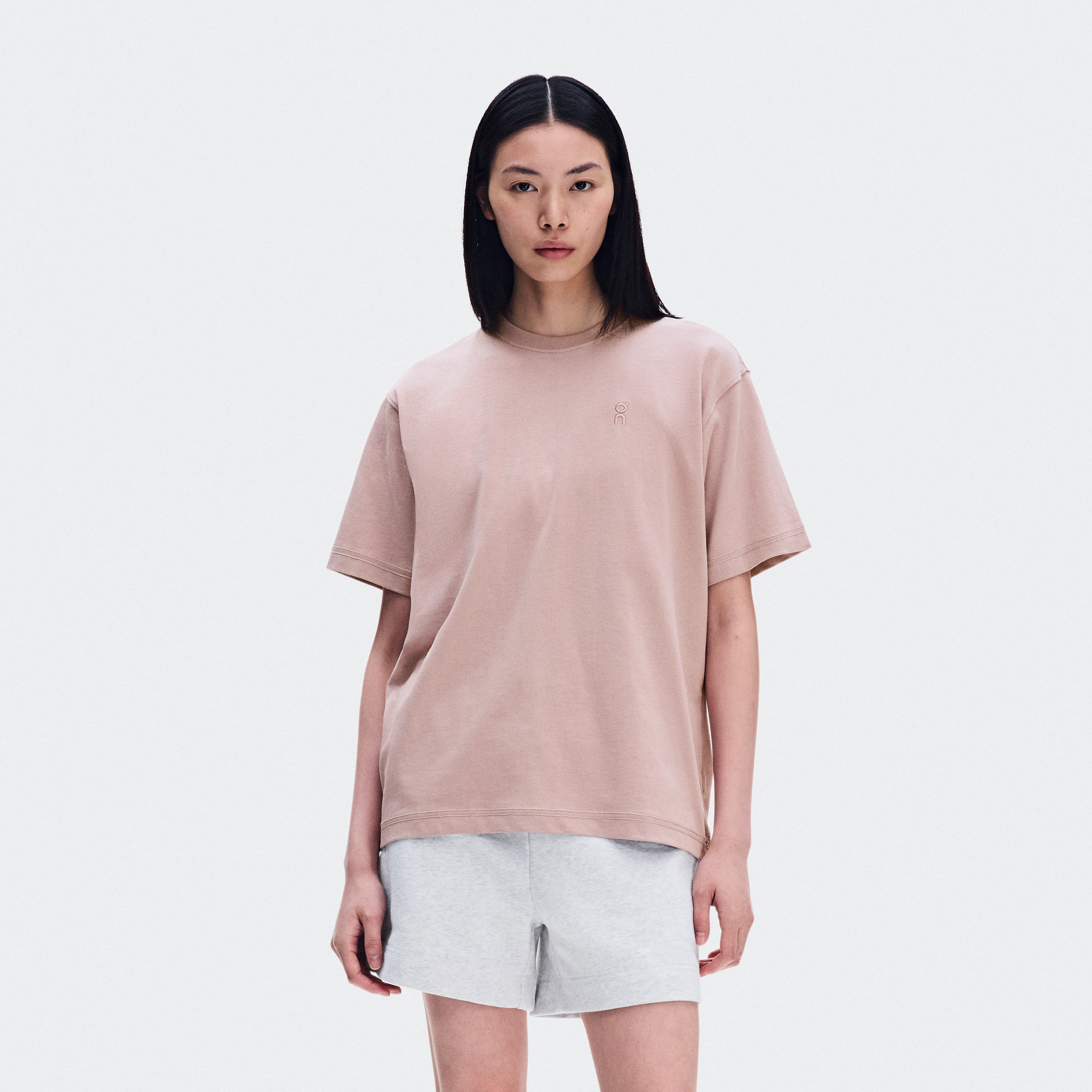On Club Collective-T Ascent Biscuit Women – Elevated everyday wear Tops and t-shirts