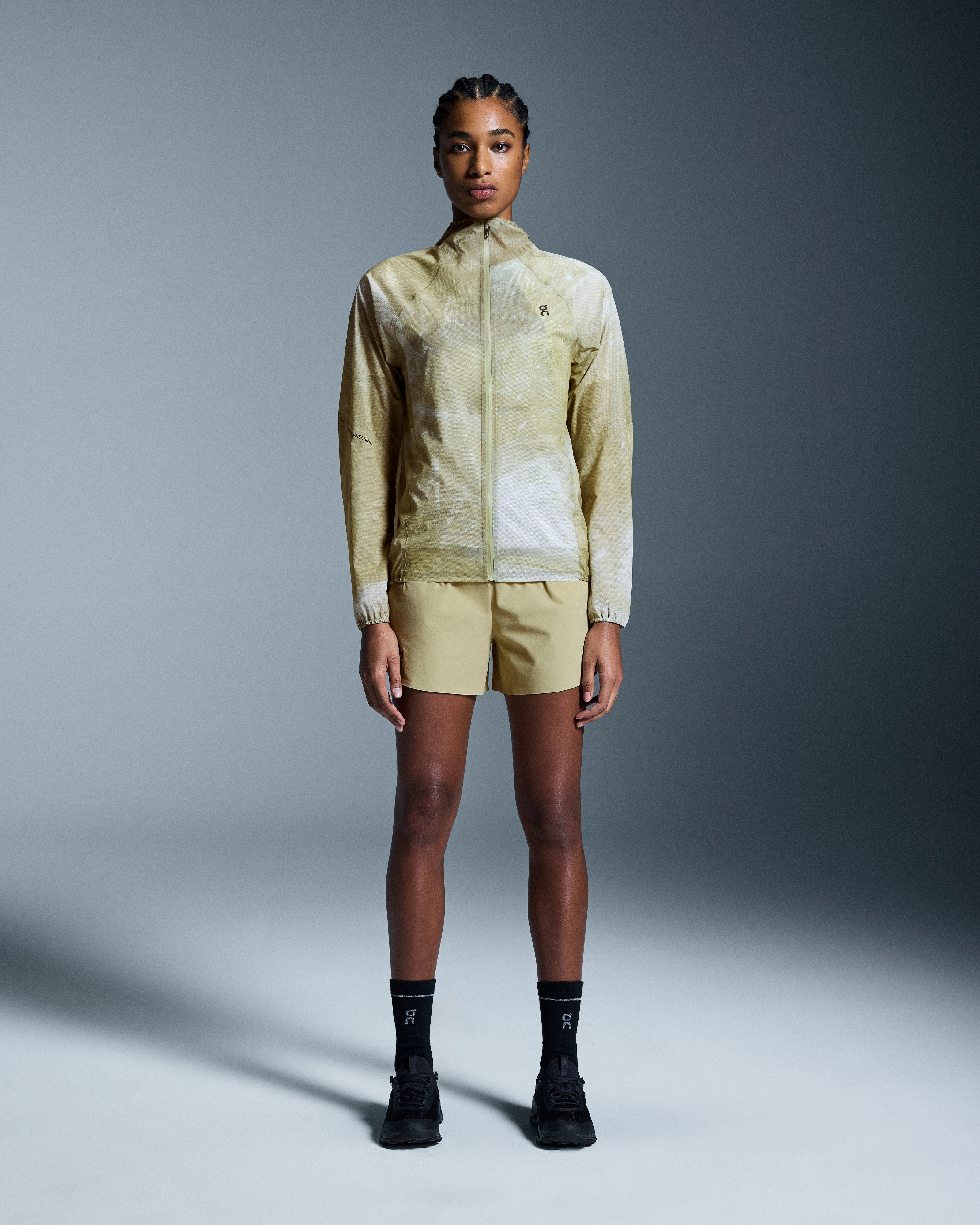 On Ultra Jacket White & Caper Women Jackets