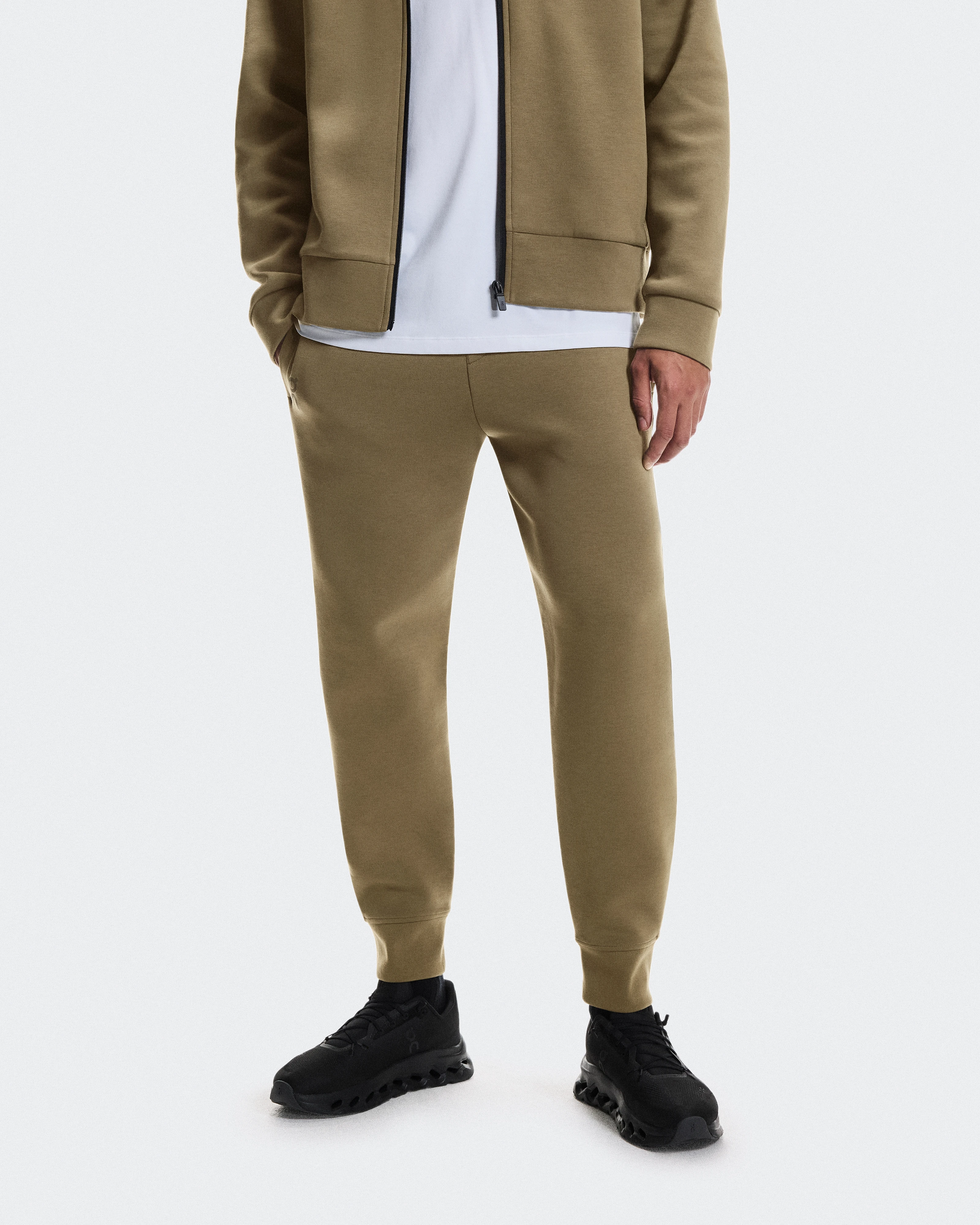 On Focus Tech Sweatpants Kalamata Men Pants