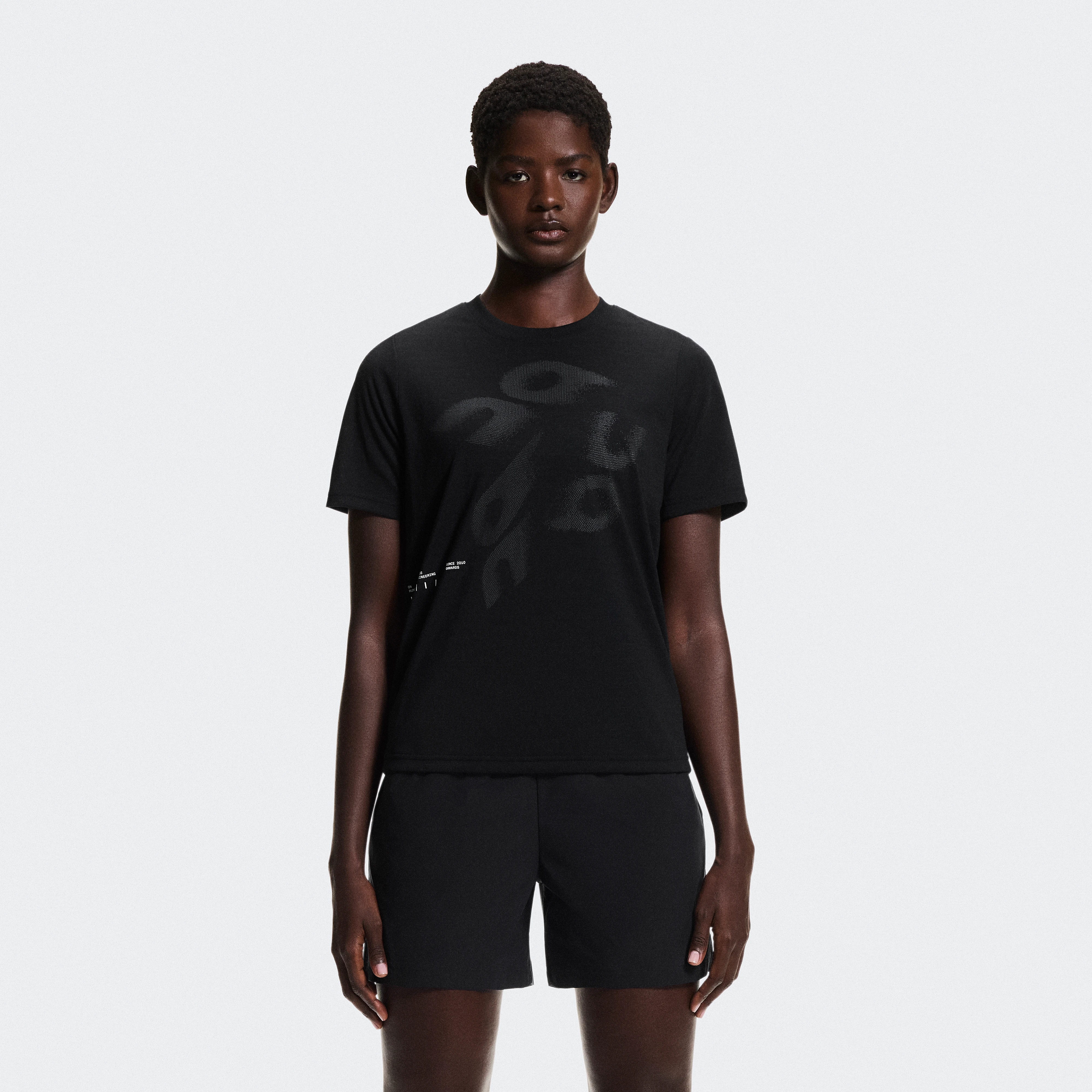 On On Run-T Black Women – Running, training, everyday Tops and t-shirts