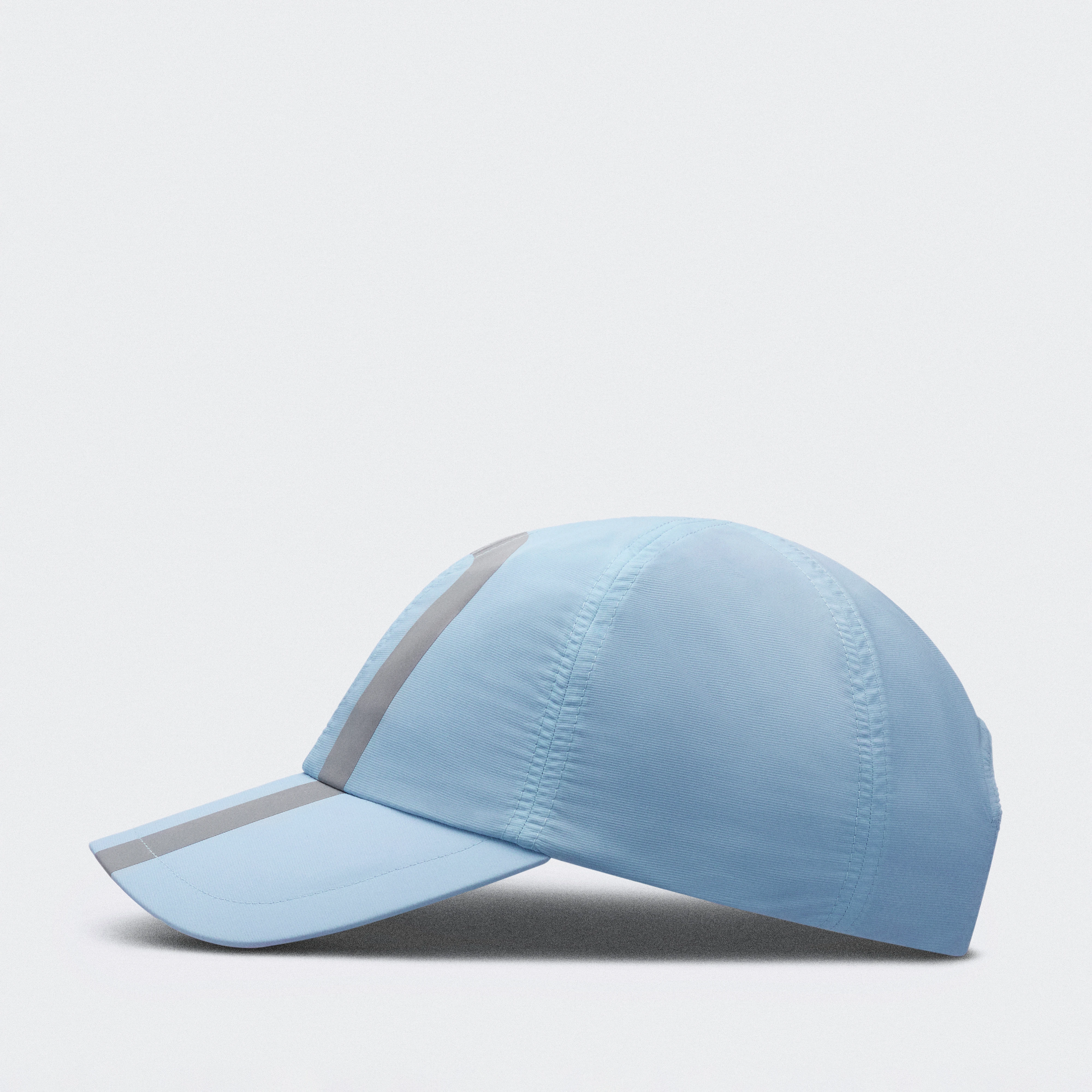 On On Cap IKON Chambray & White Unisex – All-day, adjustable, lifestyle Headwear
