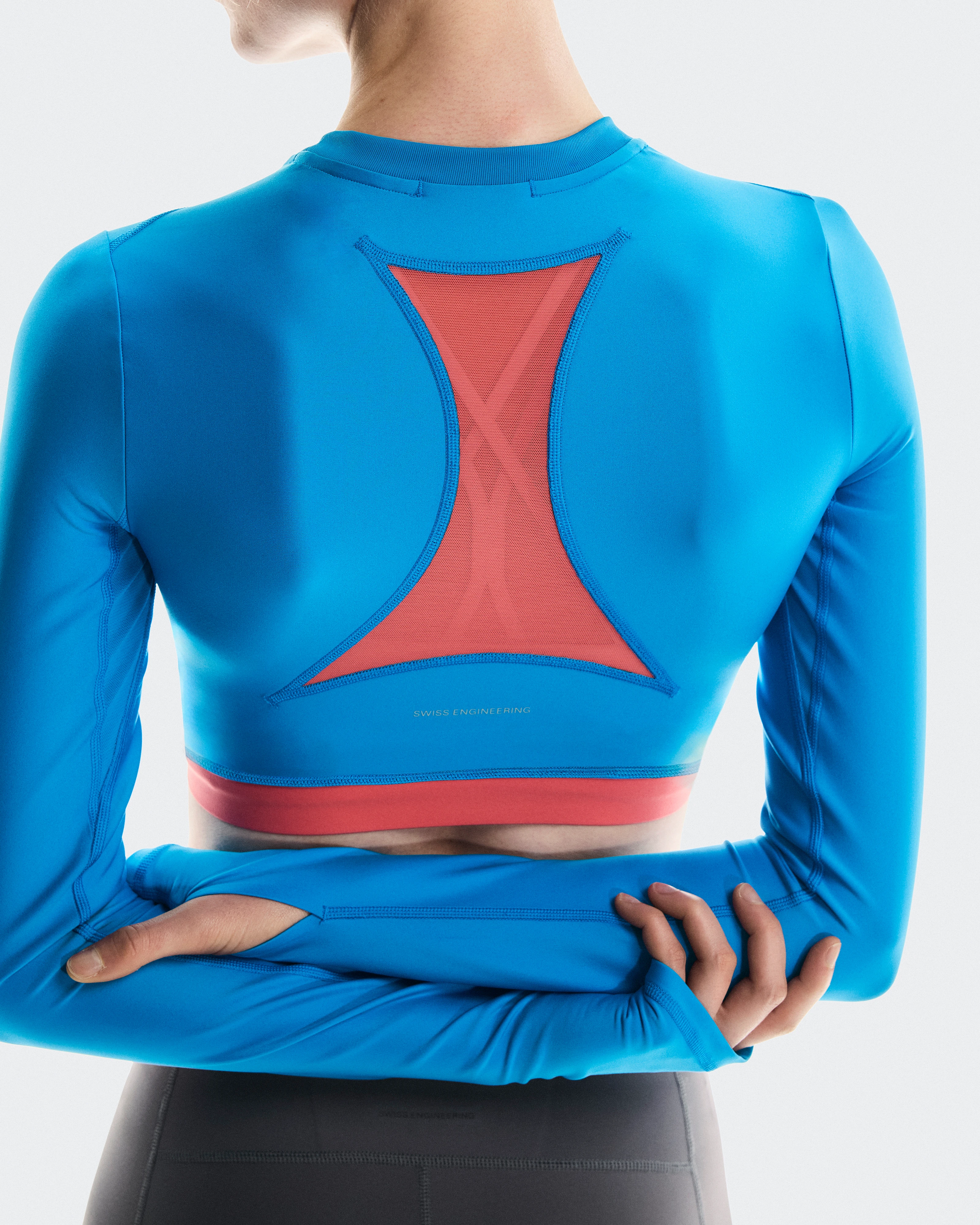 On Train Long Sleeve Crop Malibu Women Tops and t-shirts