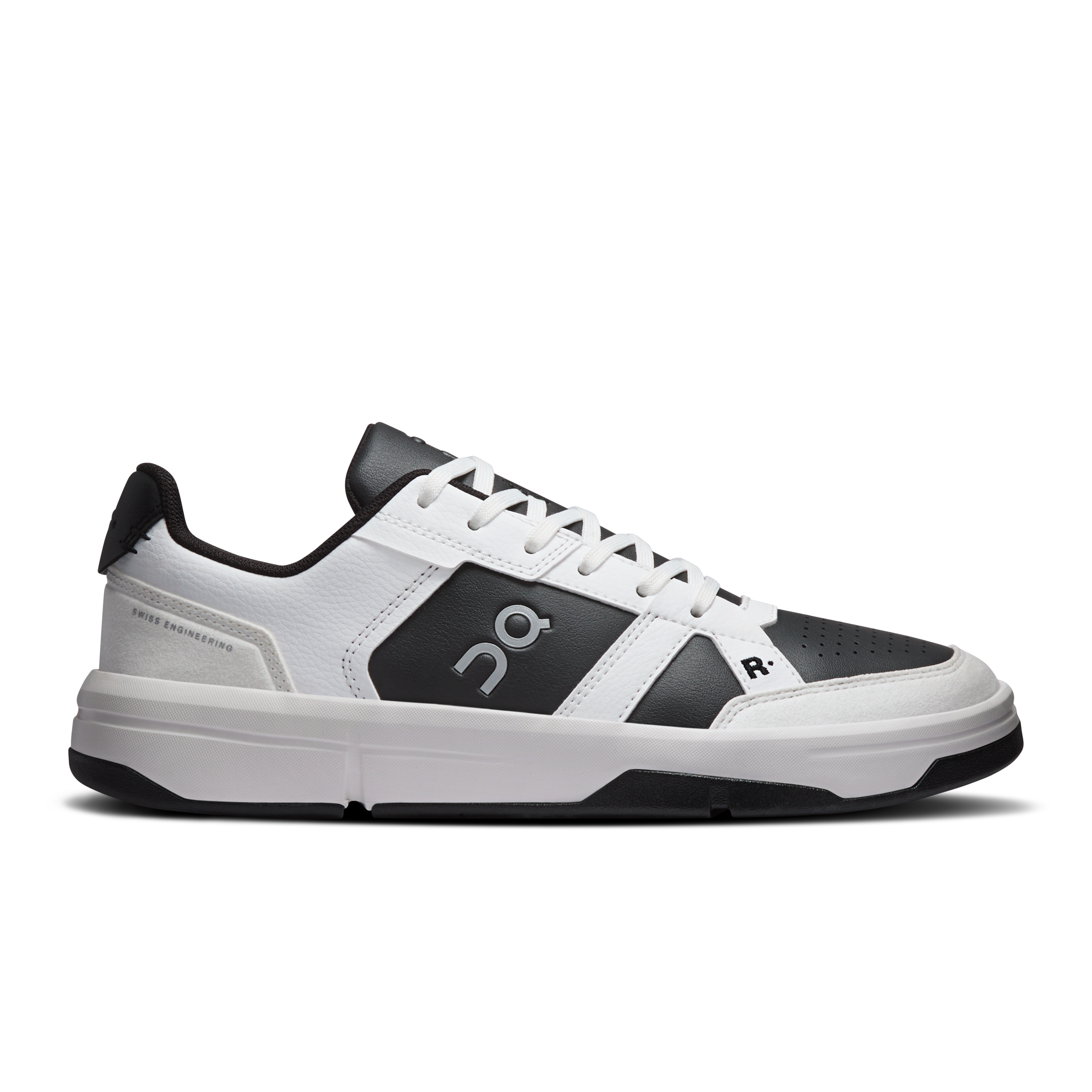 On THE ROGER Clubhouse White & Onyx Women – Lifestyle, all-day, tennis-inspired Shoes