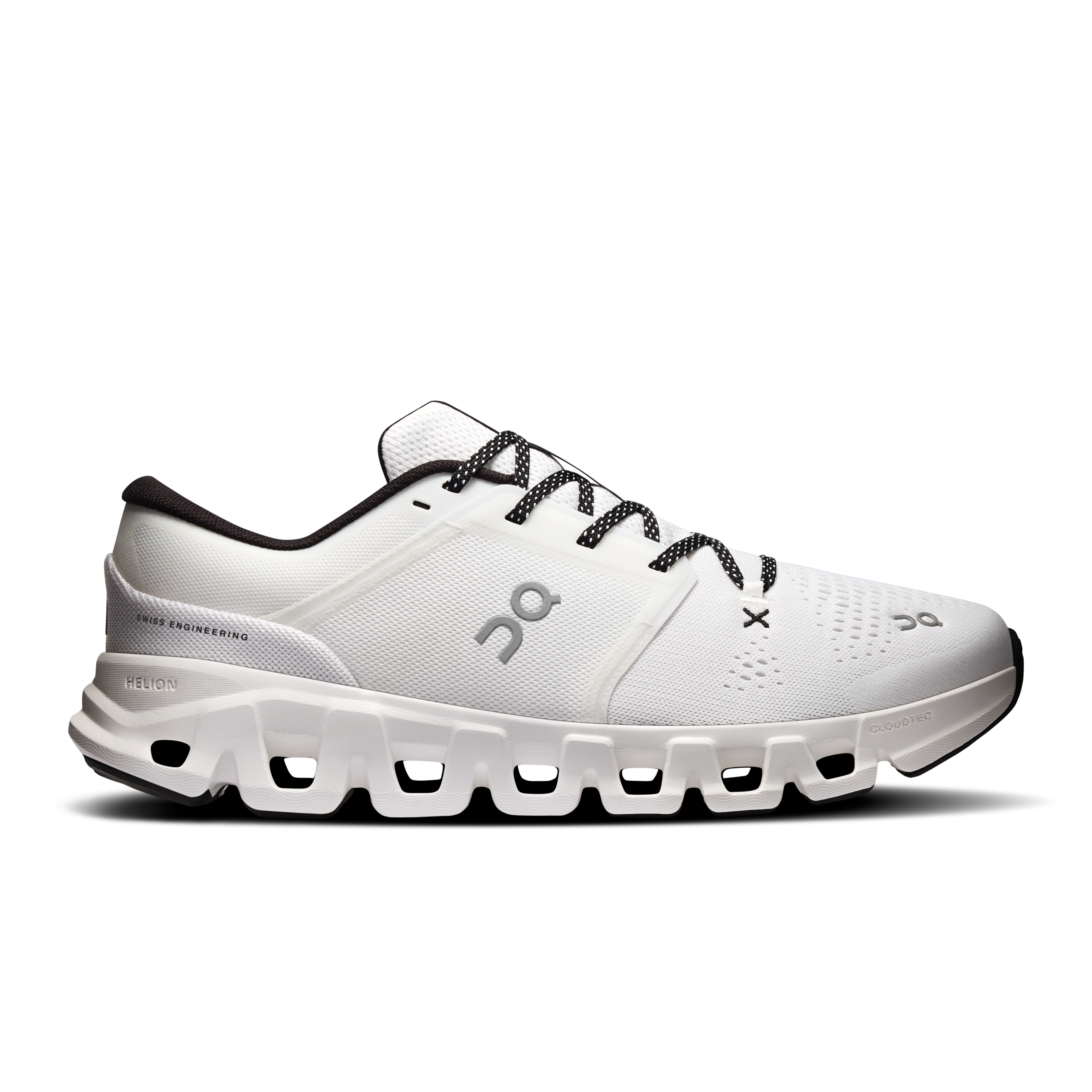 Cloud X 5 Lifestyle Shoe in White/Black