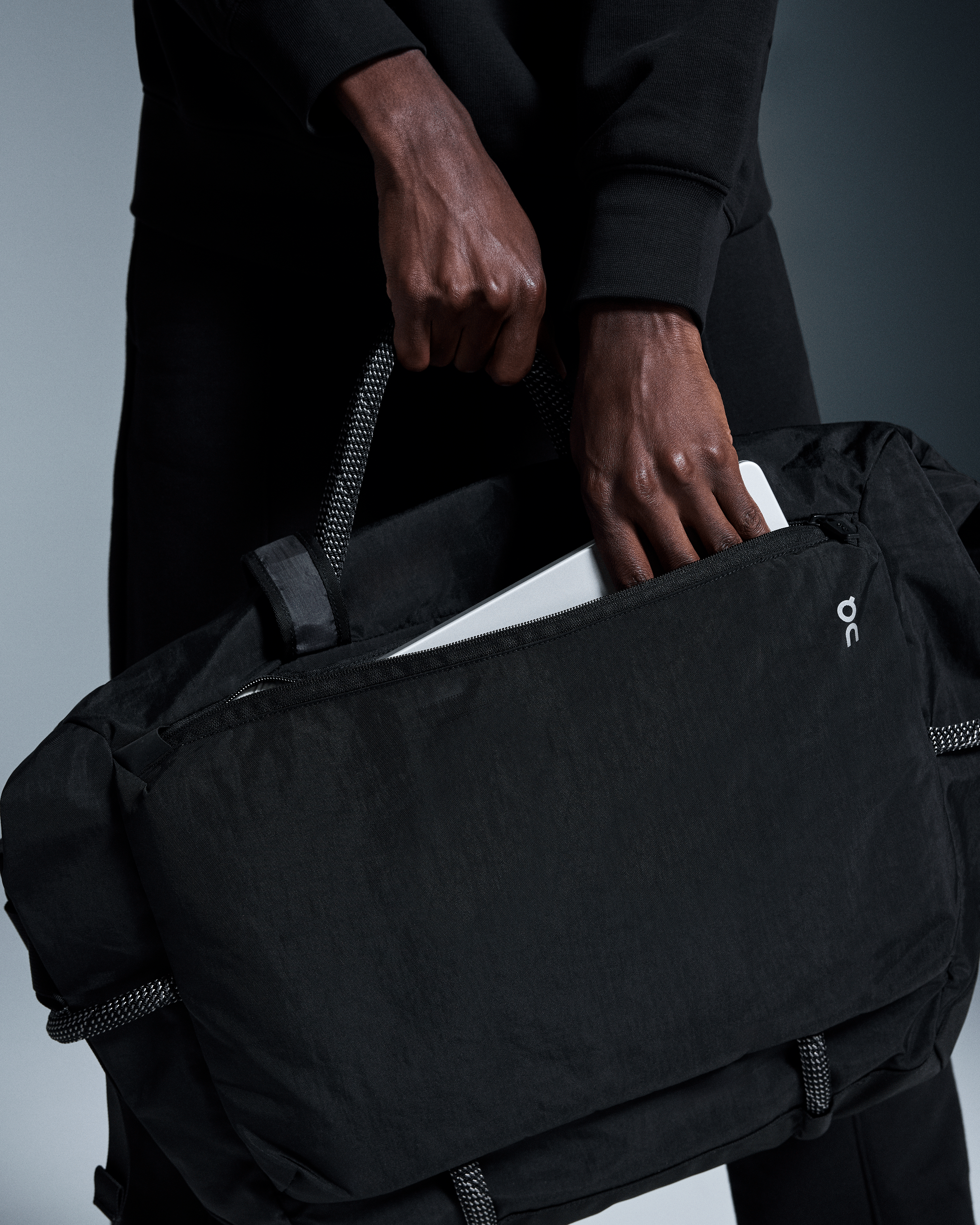 On Track Pack 40L Elite Black & Magnet Unisex Bags