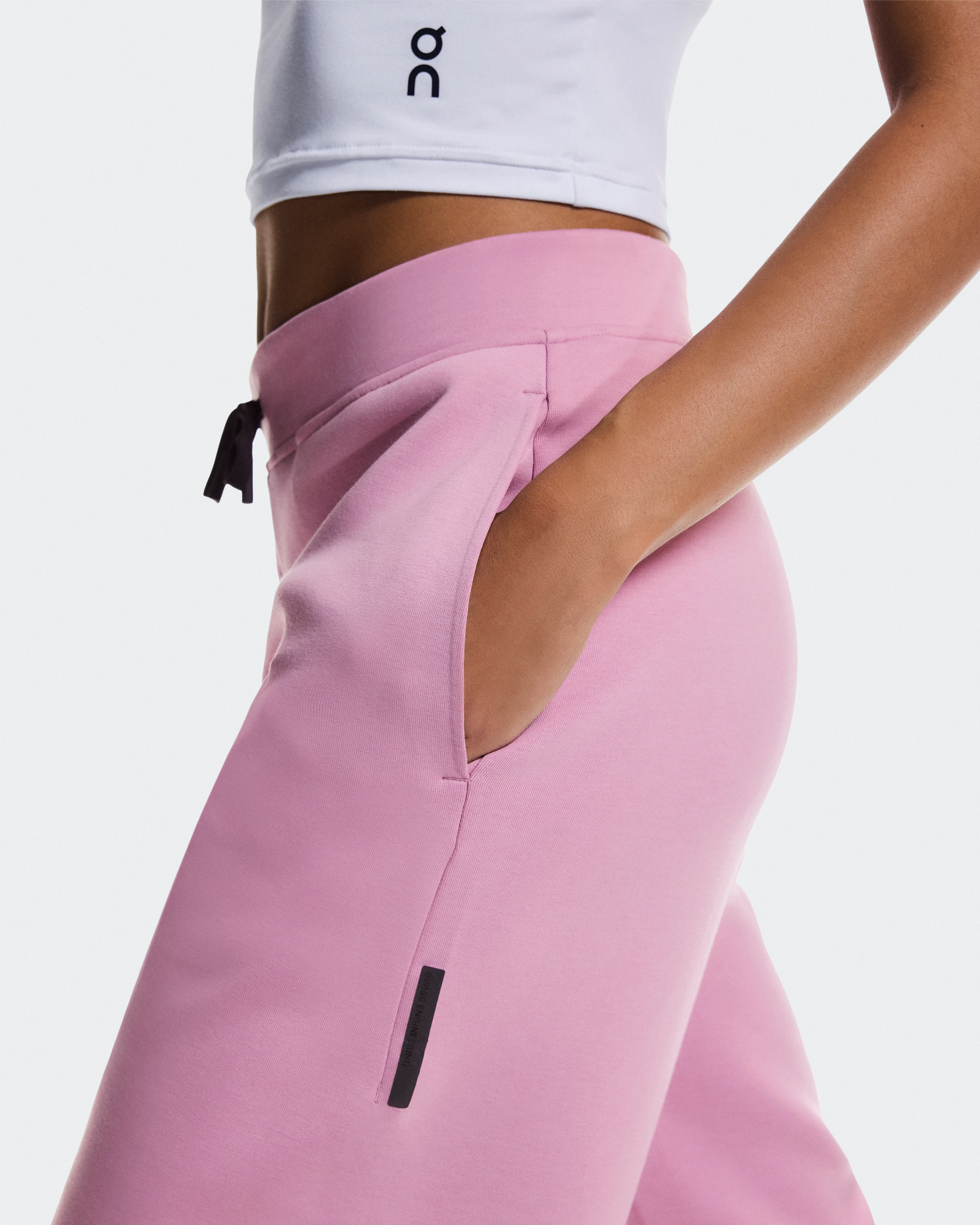 On Focus Tech Sweatpants Sakura Women Pants