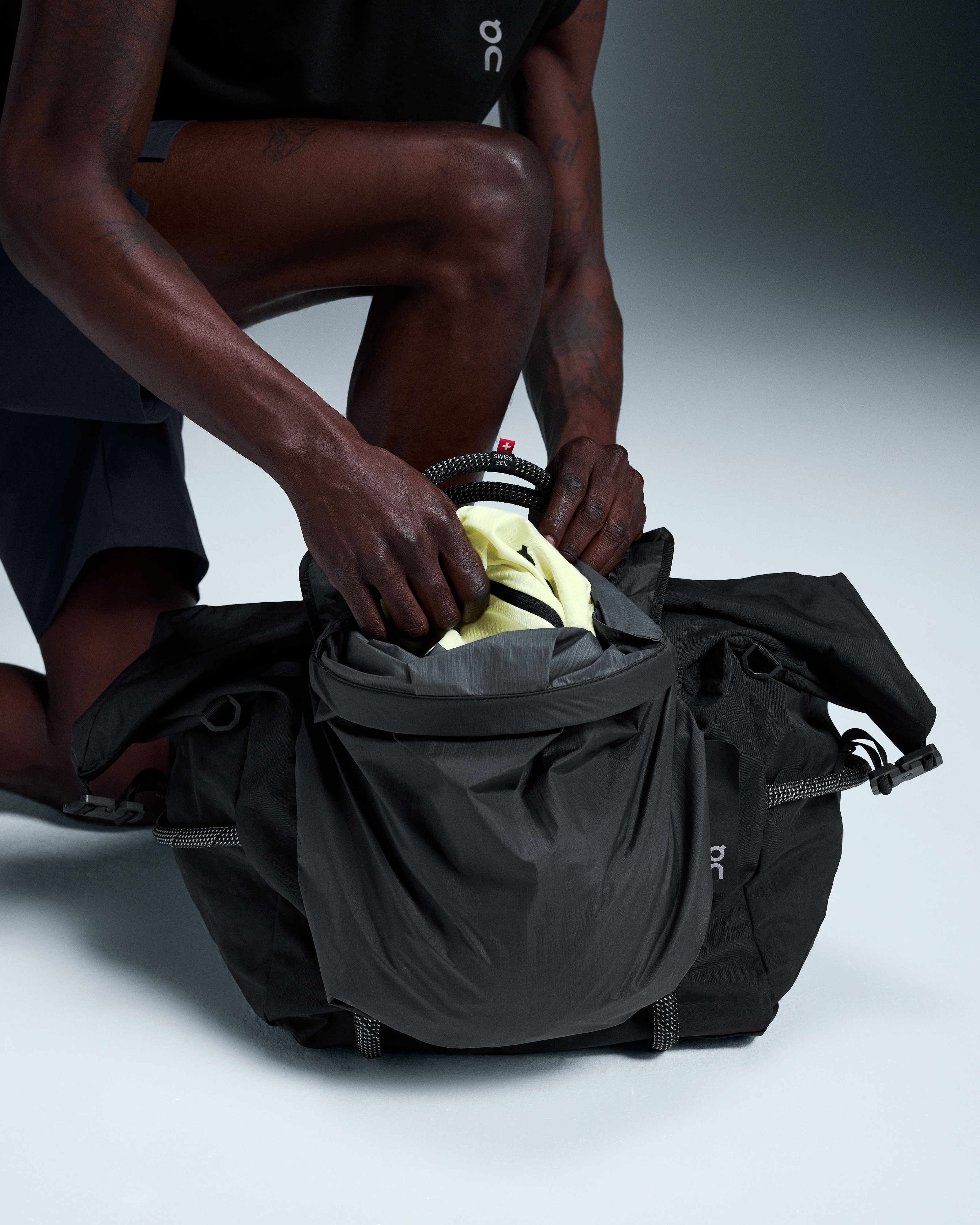 On Track Pack 40L Elite Black & Magnet Unisex Bags