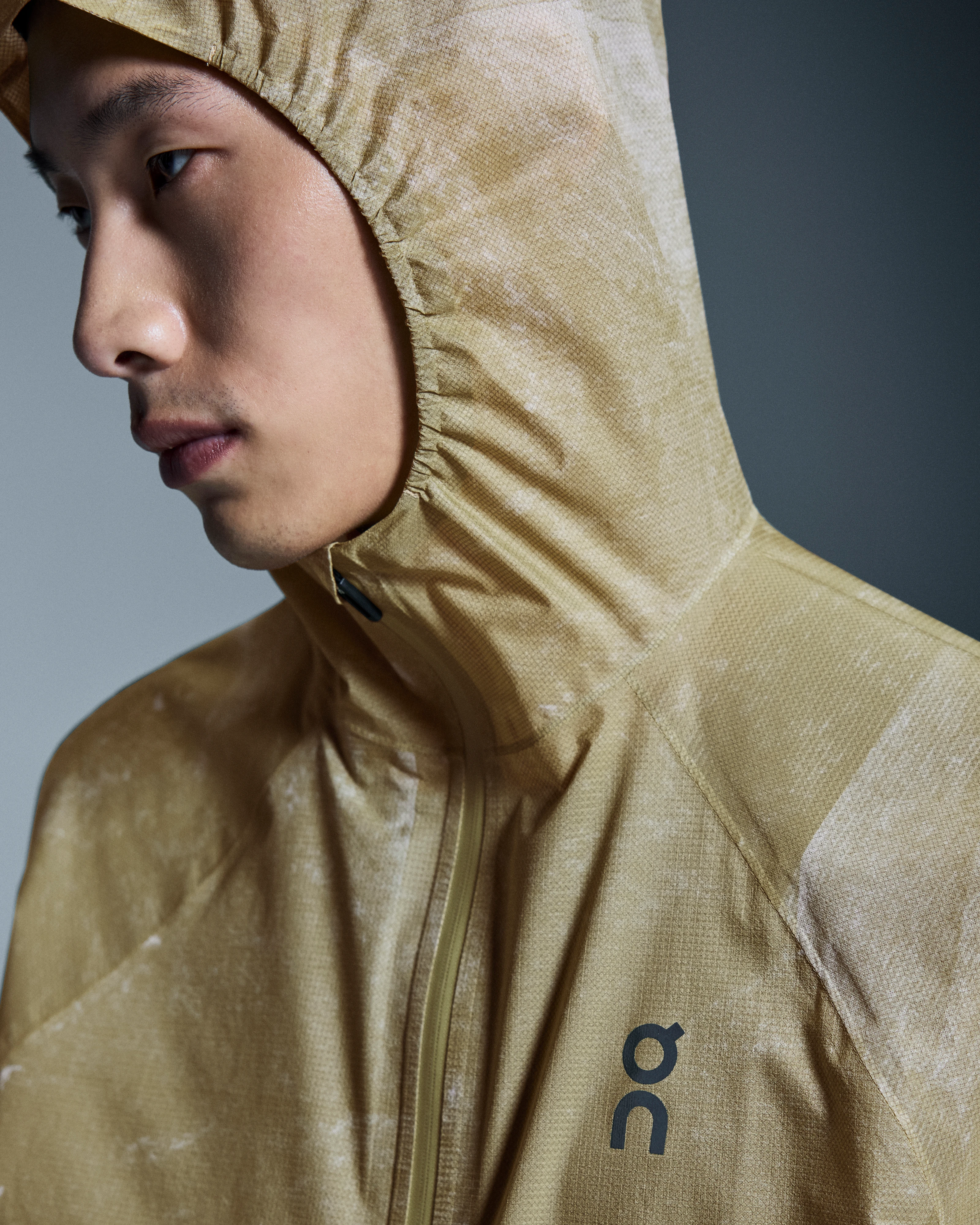 On Ultra Jacket White & Caper Men Jackets