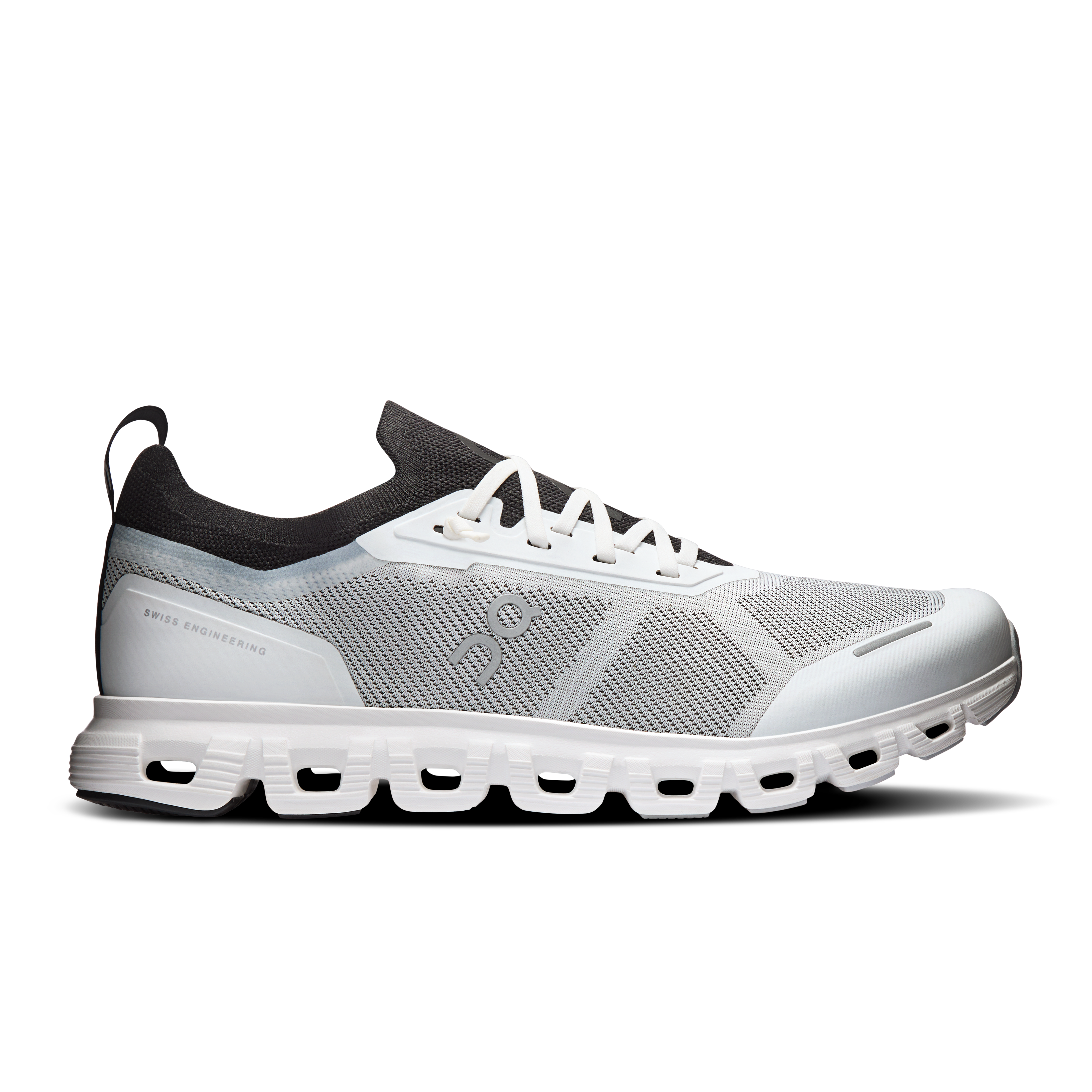 Cloud 6 Versa Lifestyle Shoe in White/Black