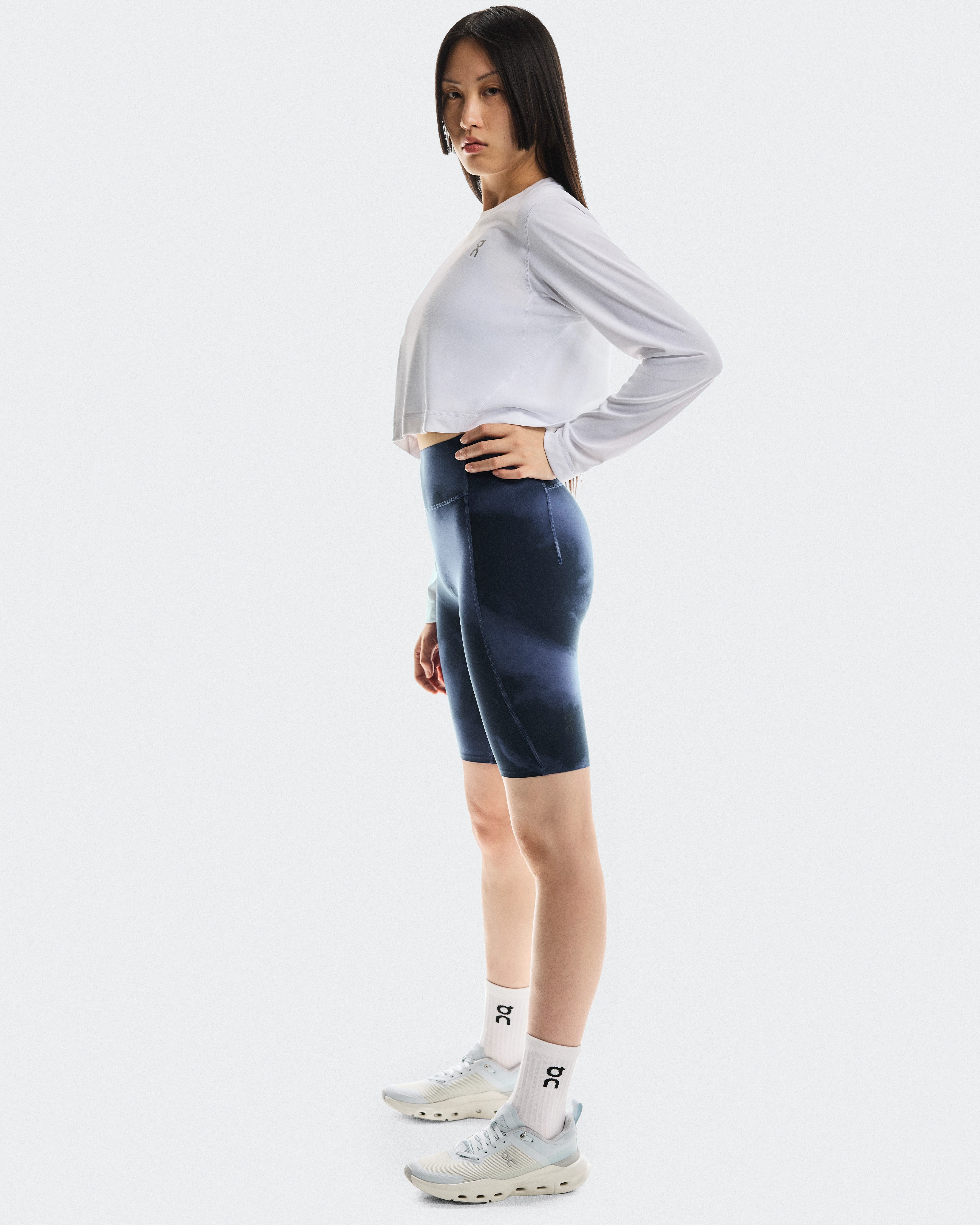 On Studio Tights Short Acai & Navy Women Tights