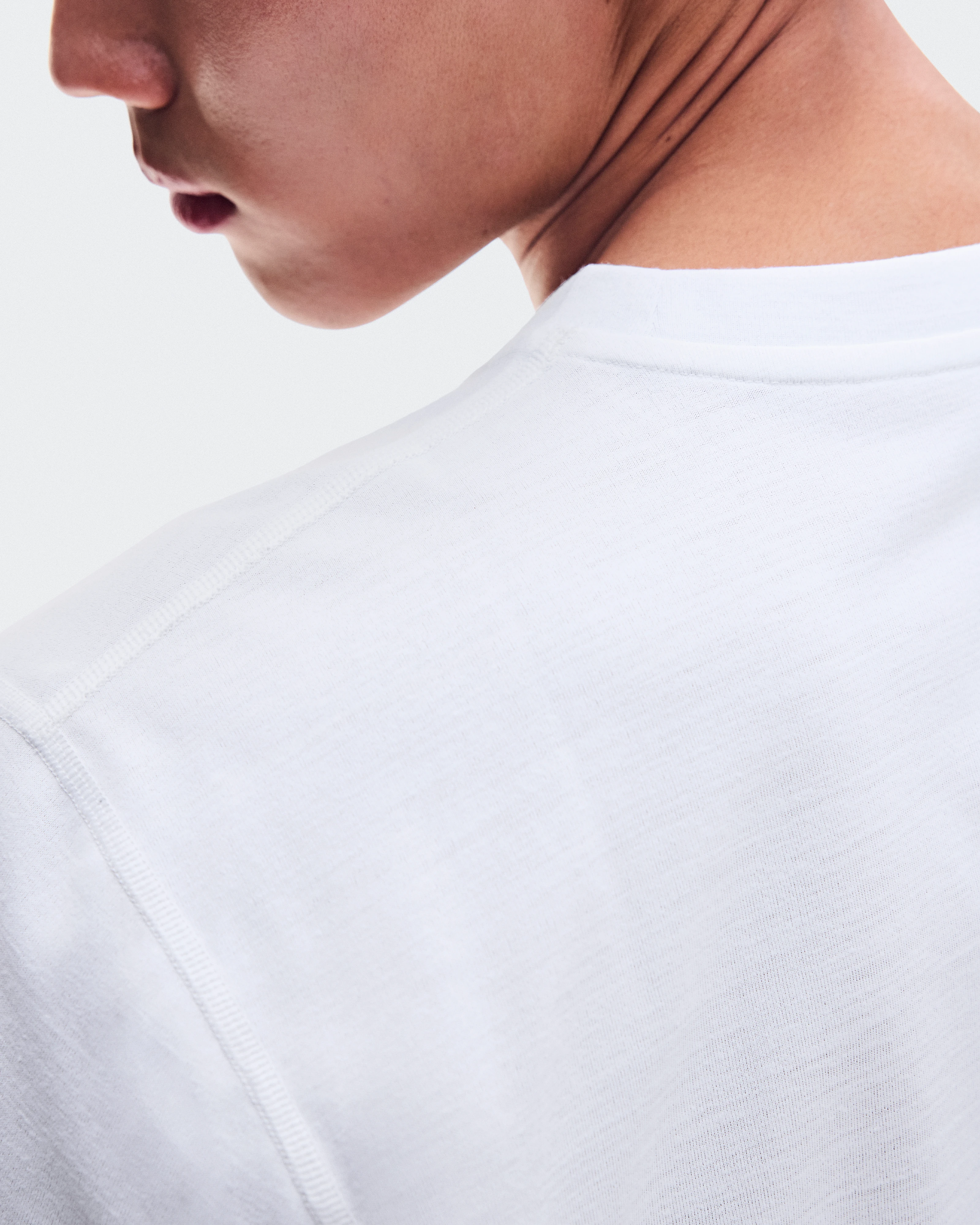 On Train-T White Men Tops and t-shirts
