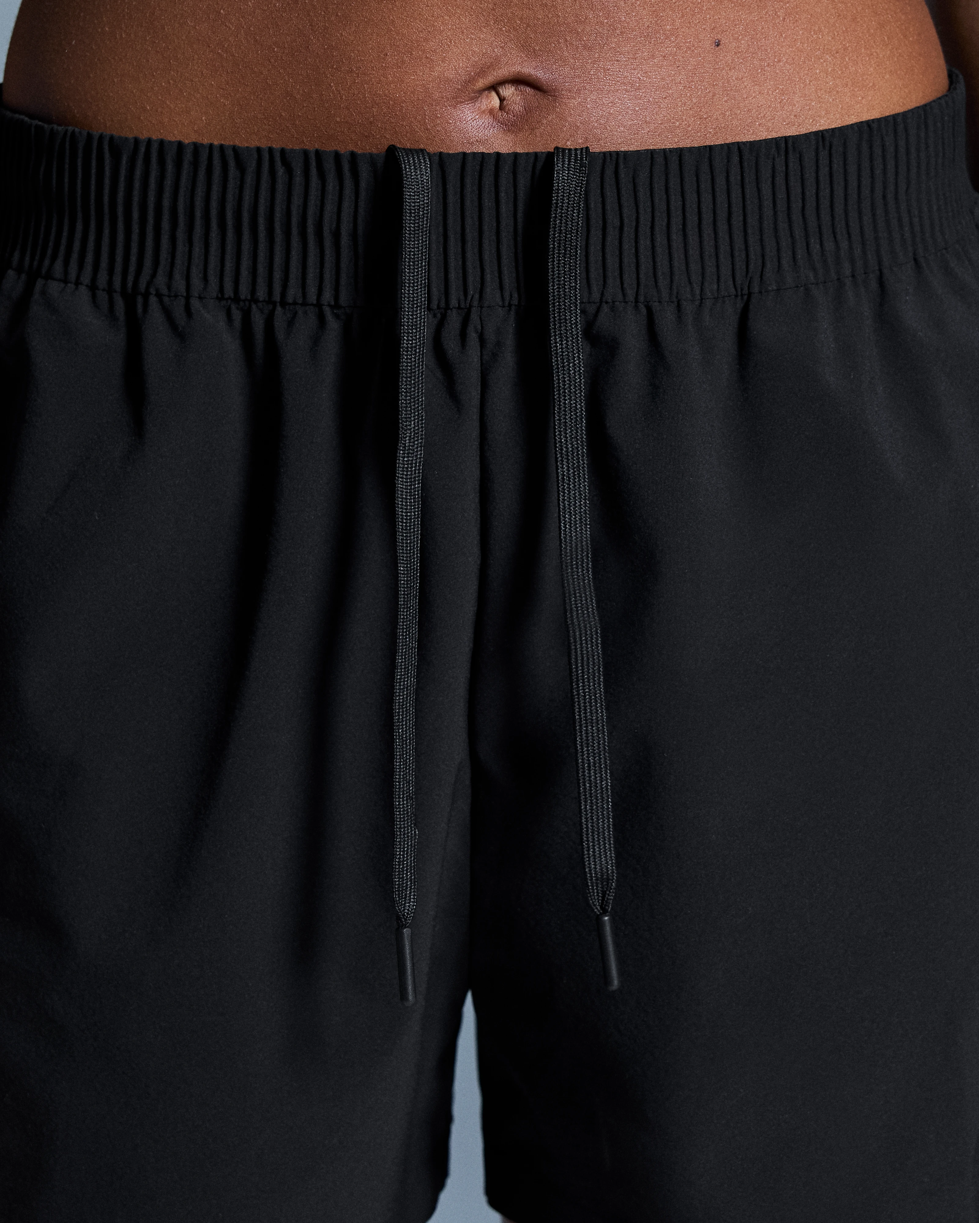 On Focus Shorts Black Women Shorts