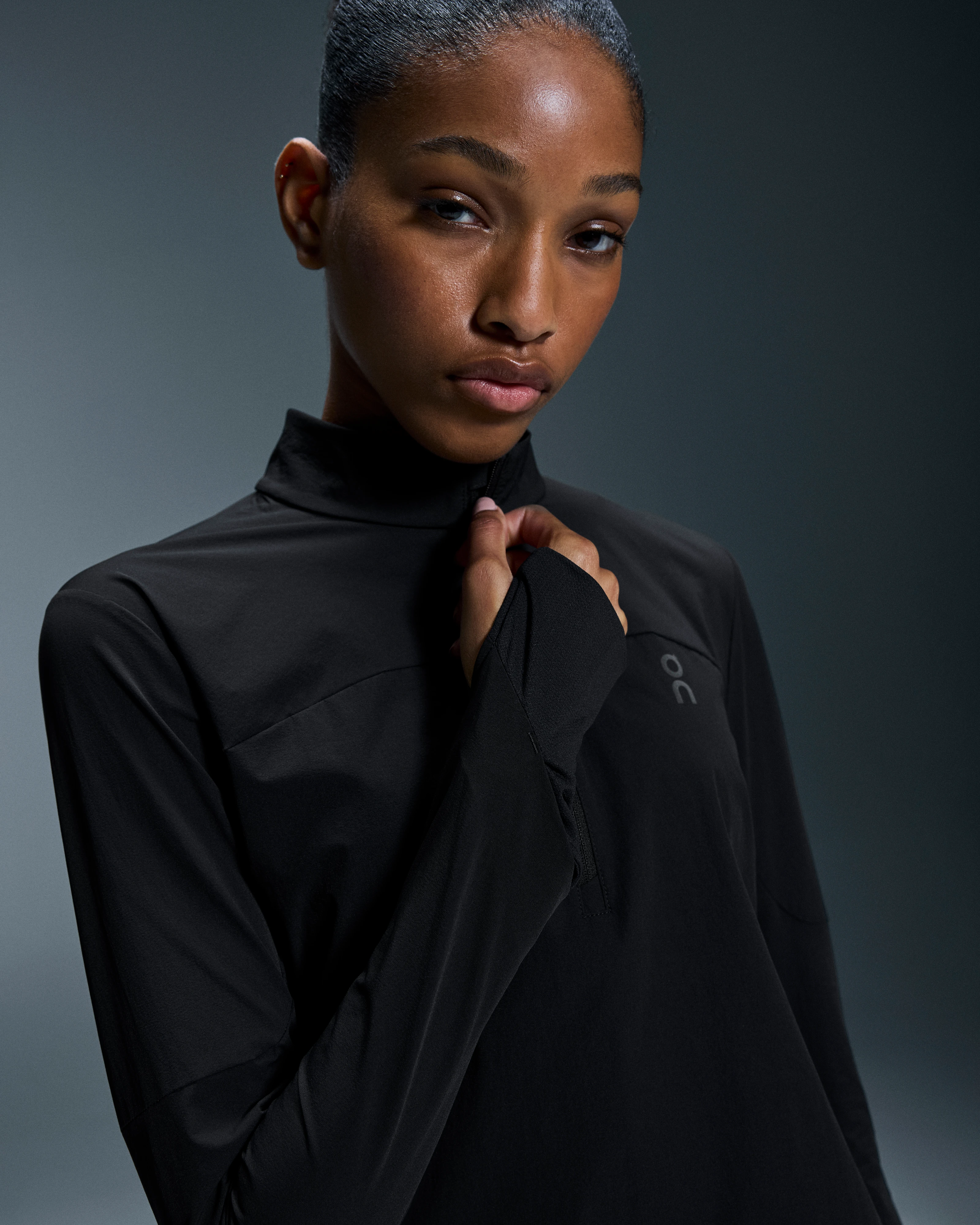 On Trail Breaker Black Women Hoodies and sweatshirts
