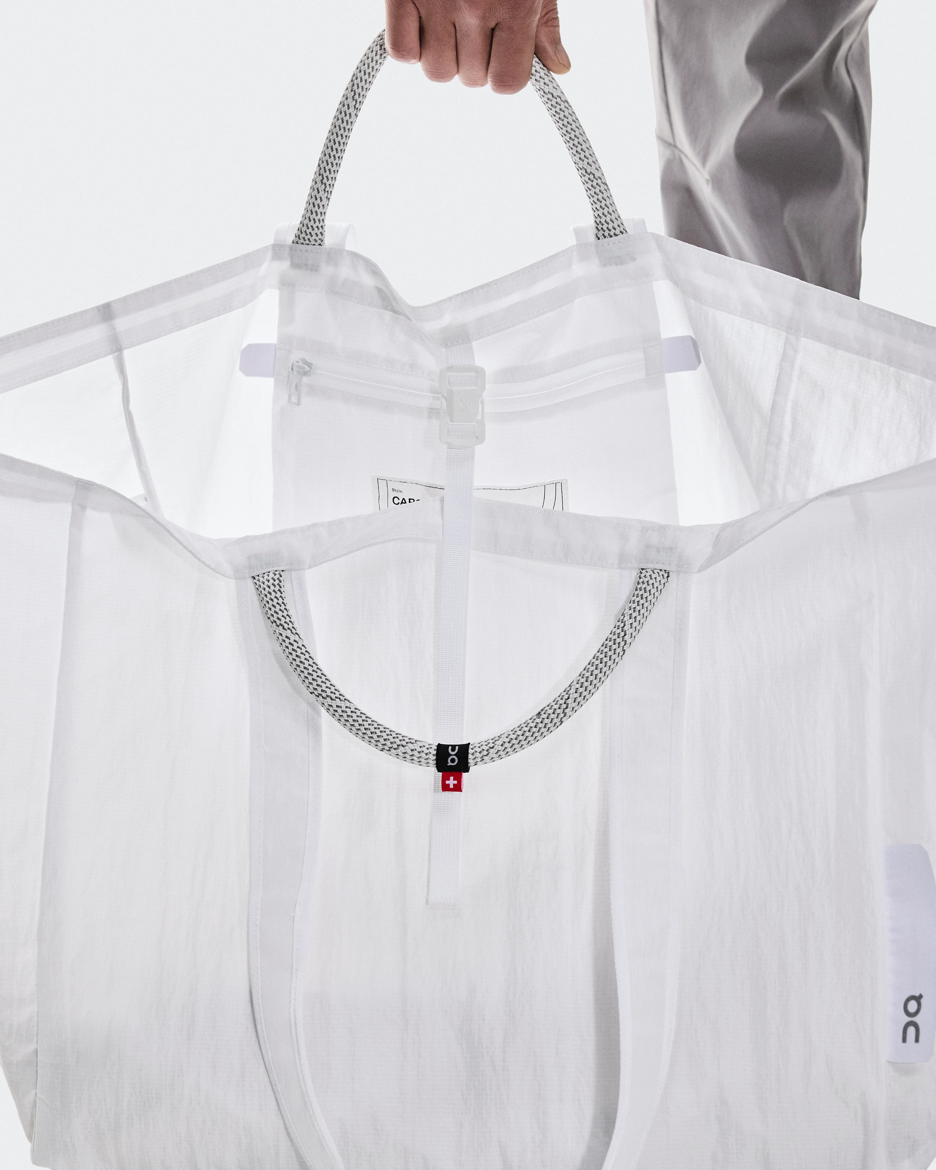 On Cargo Pack 60L White Unisex Bags