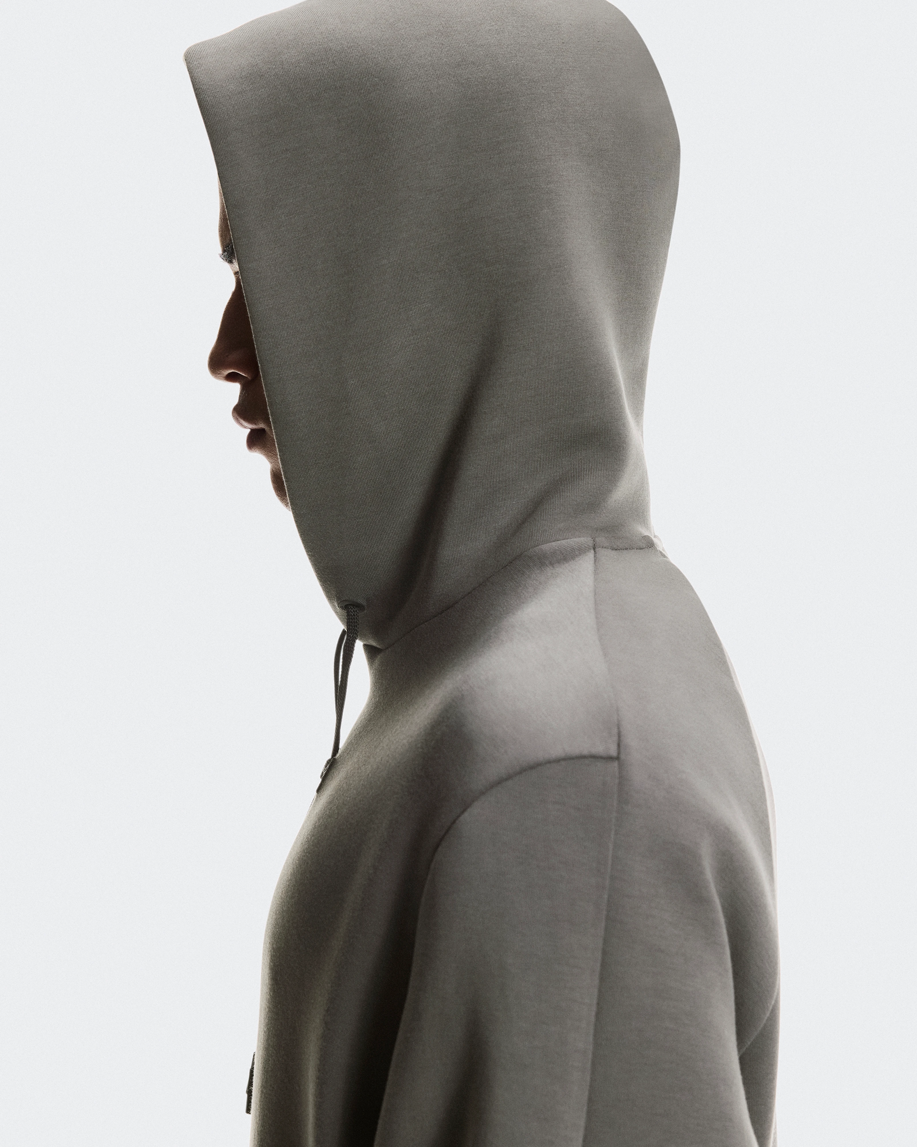 On Focus Tech Hoodie Shadow Men Hoodies and sweatshirts