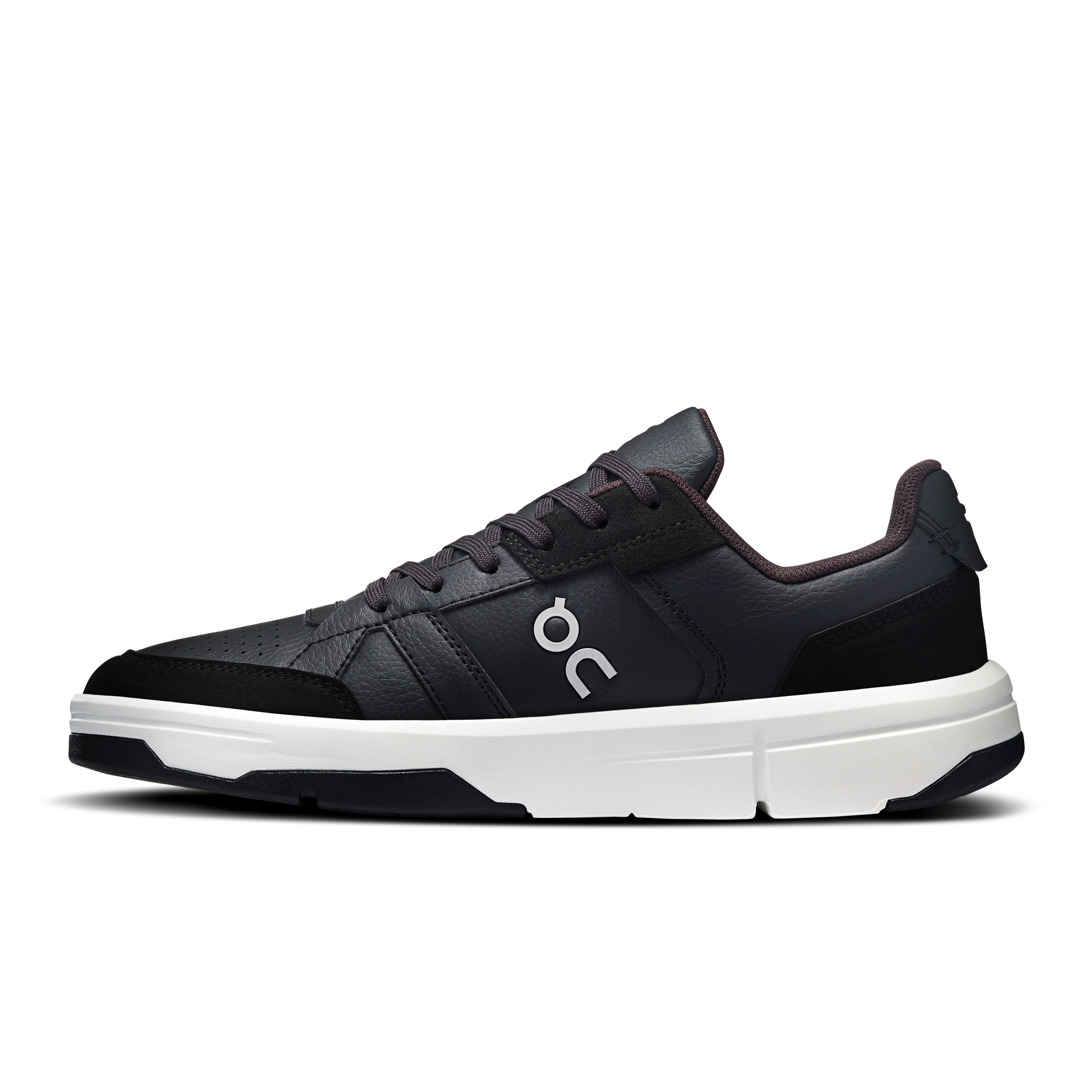On THE ROGER Clubhouse Black & White Women Tennis Shoes