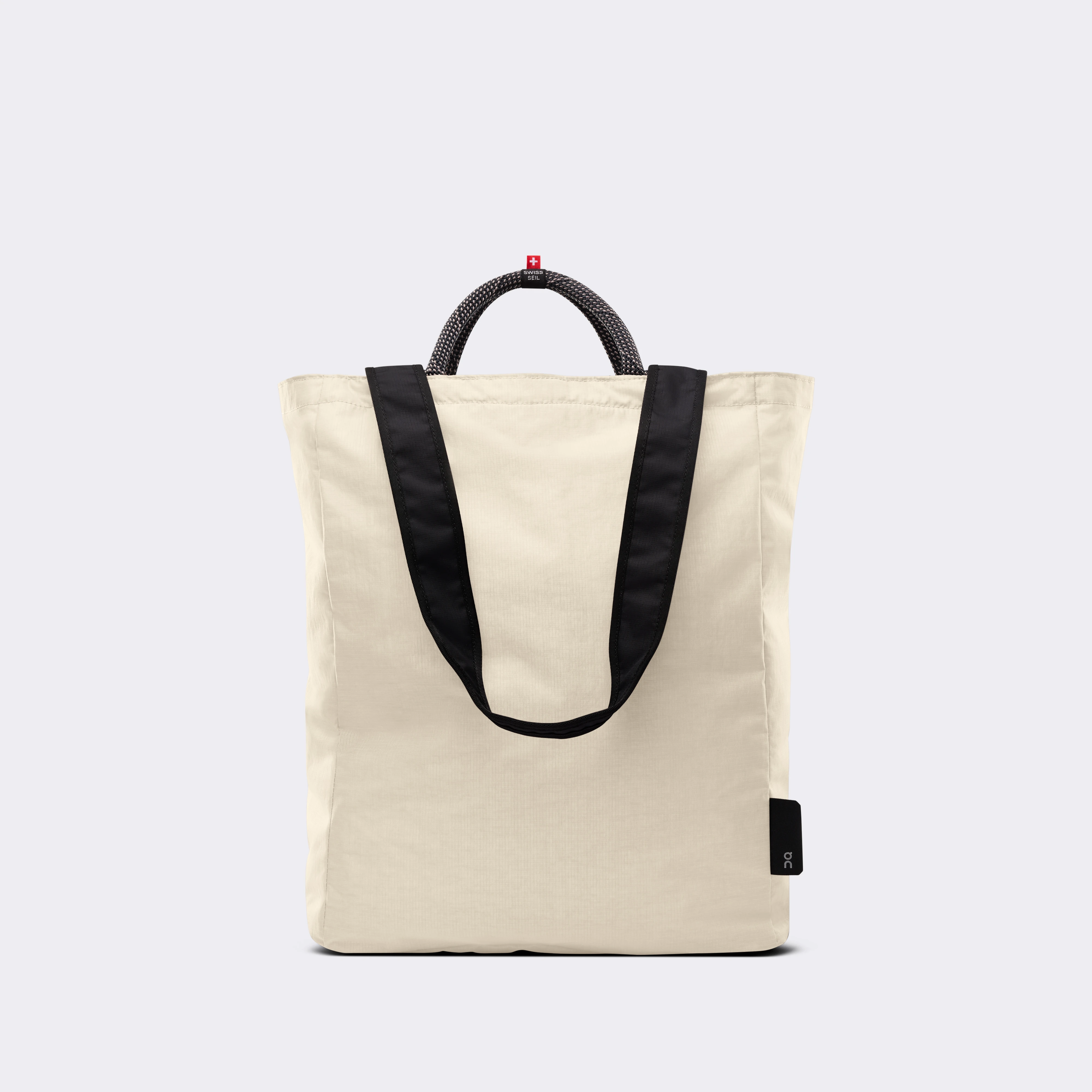 On Tote Pack 25L Cream & Black Unisex – Active lifestyle Bags